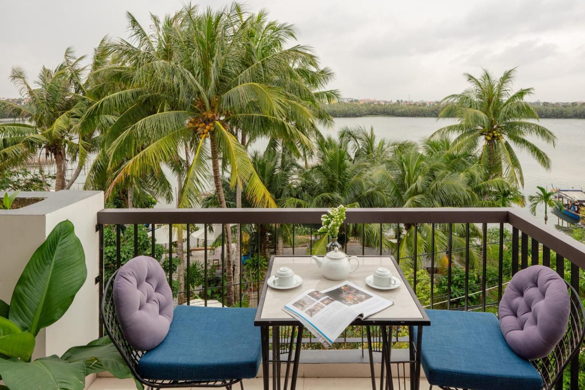 Triple Room with Lake View