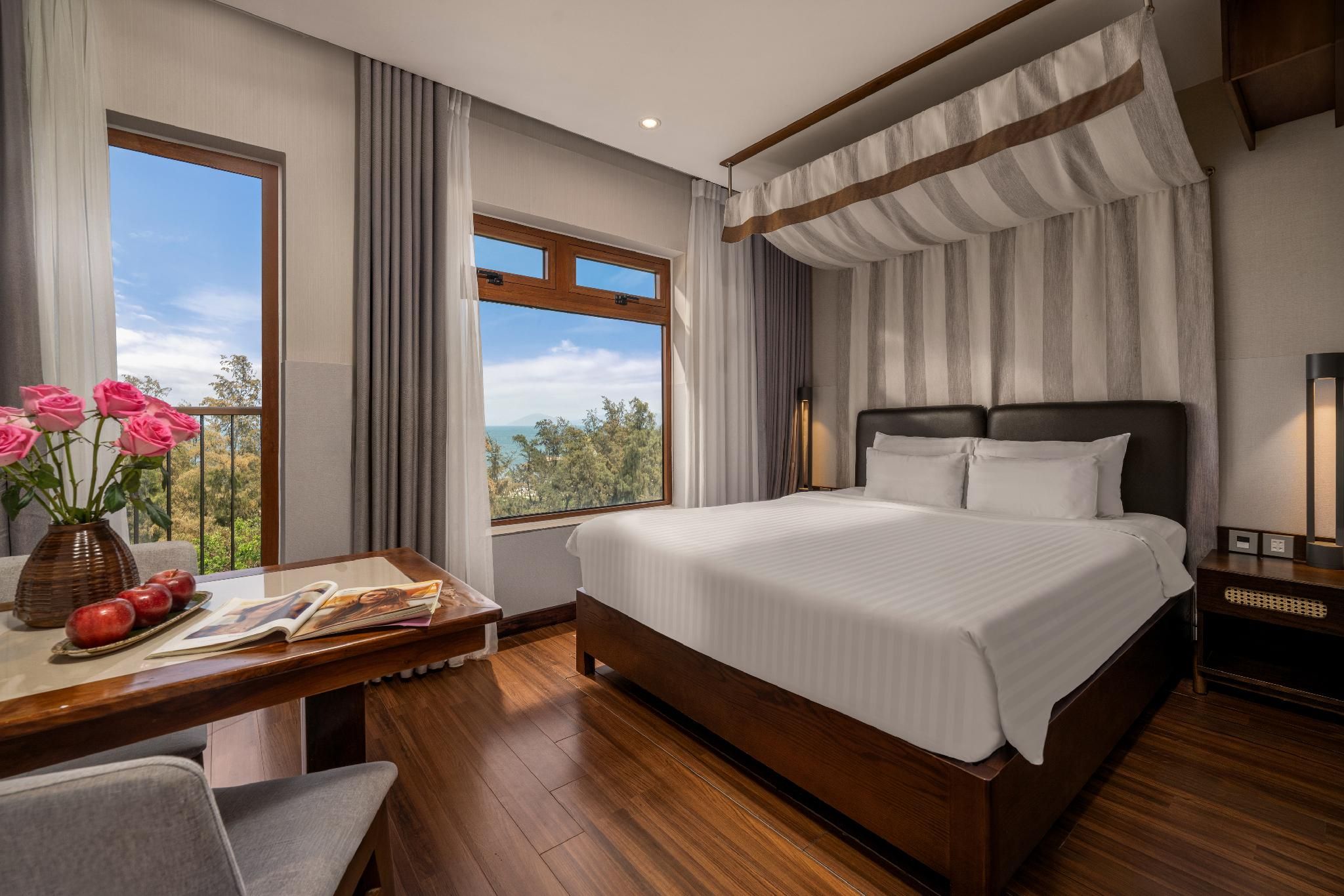 Superior Ocean View King Room