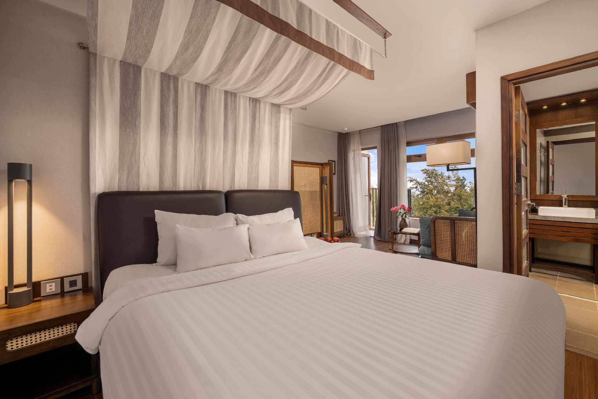 HA Ocean Front Hotel and Apartment