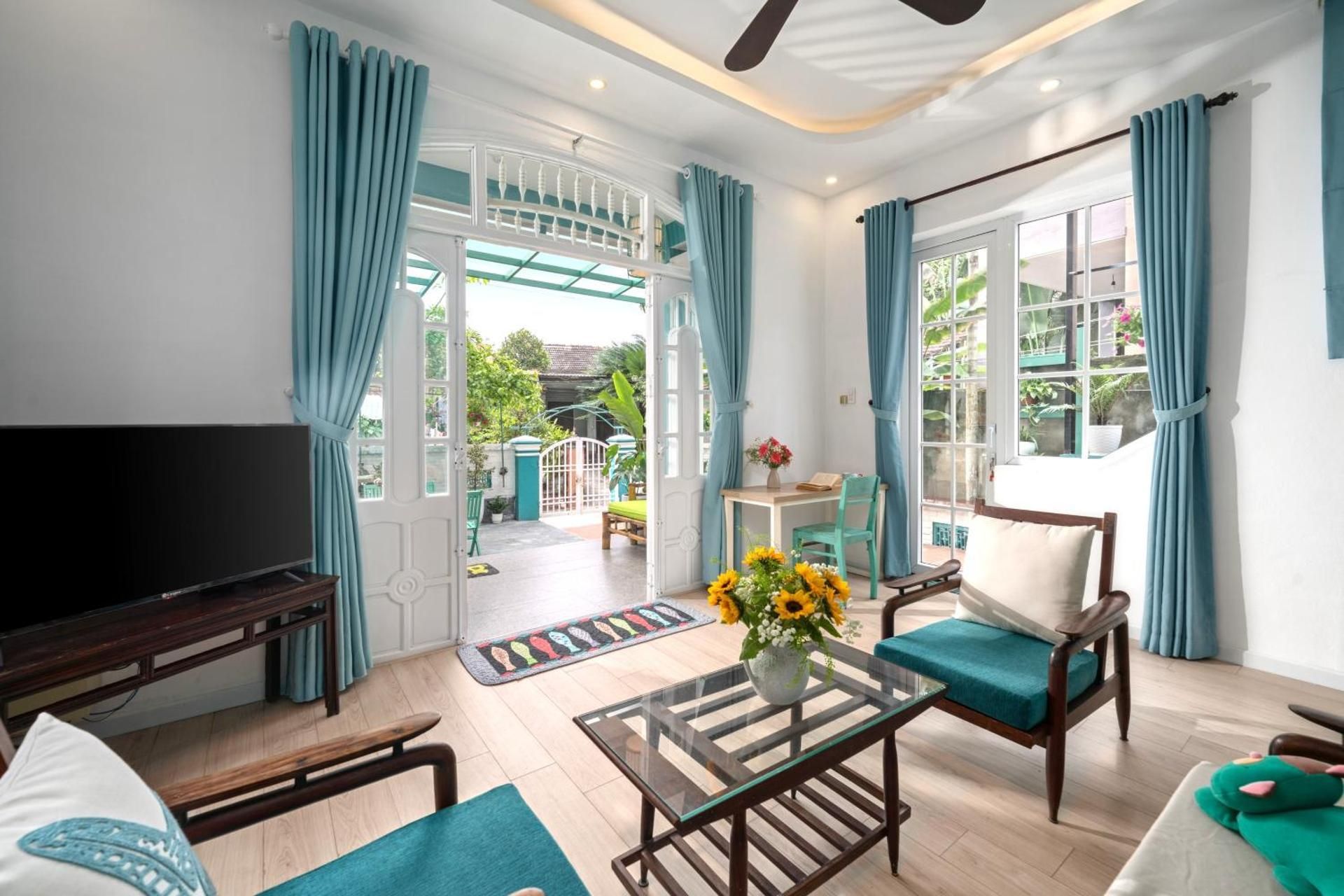 One-Bedroom Apartment with Garden