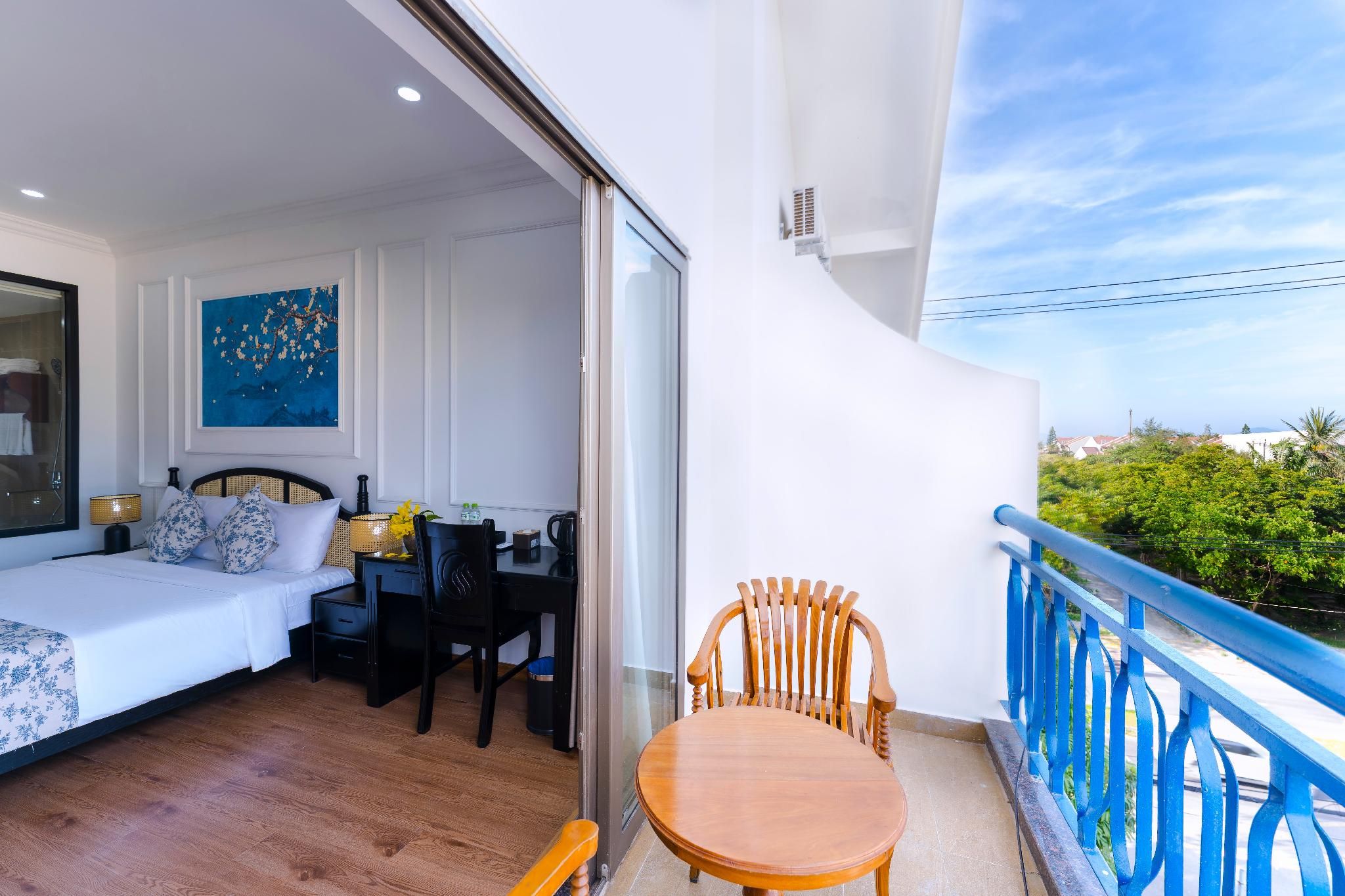 Premier Room with Bathtub