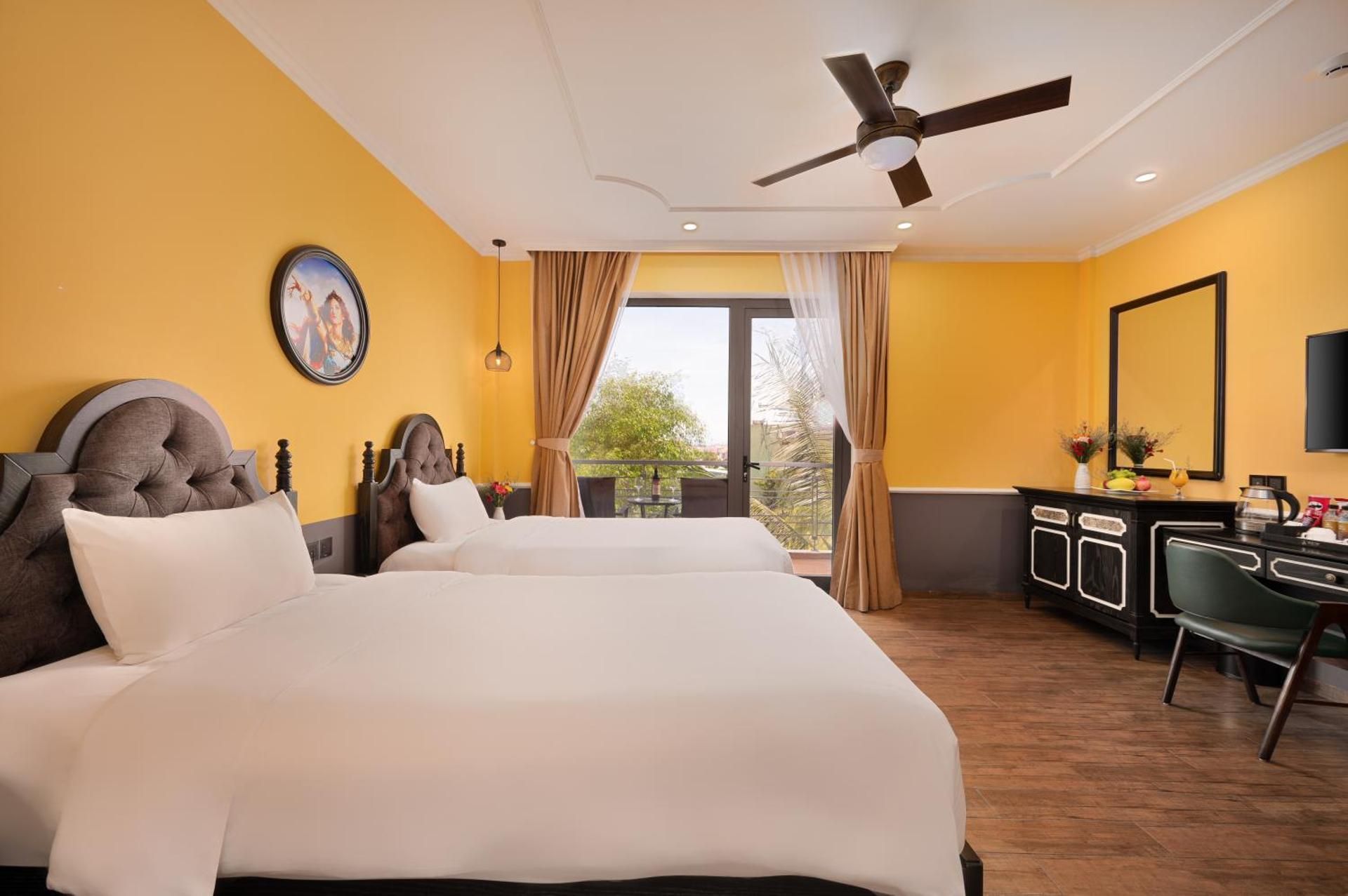 Deluxe Twin Room with Balcony