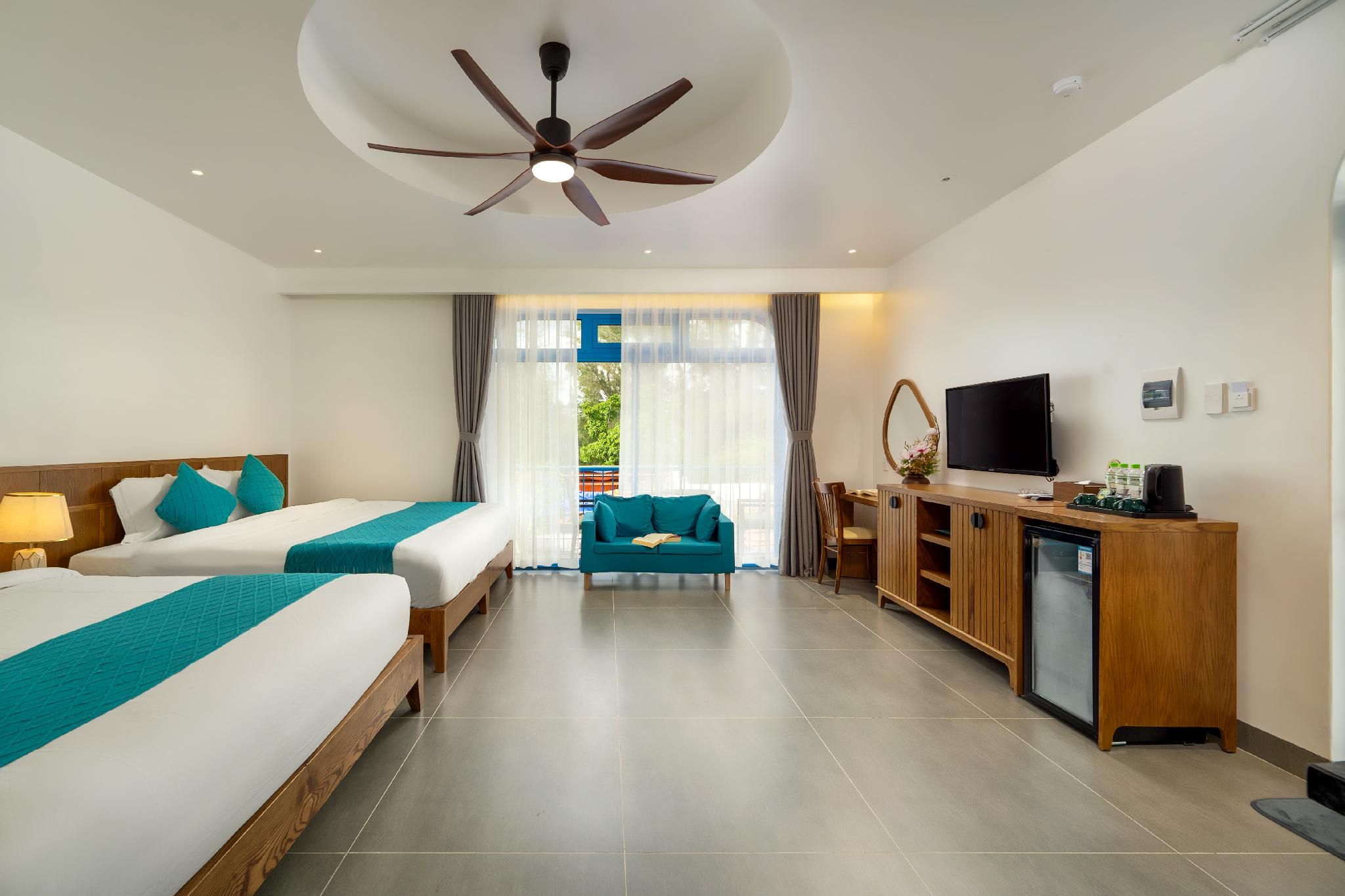 Triple Room with Balcony