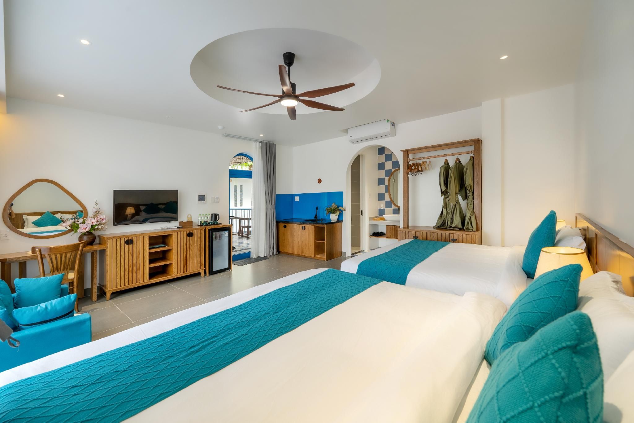 Triple Room with Balcony