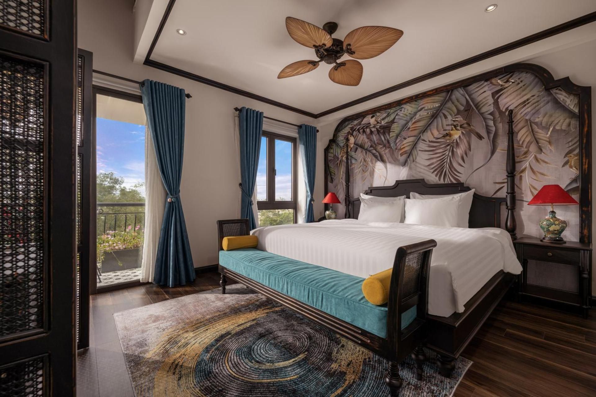 Family Room with Garden View