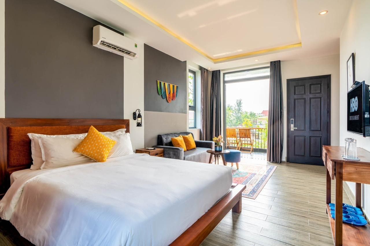 Suite Room with Balcony - Upper Floor