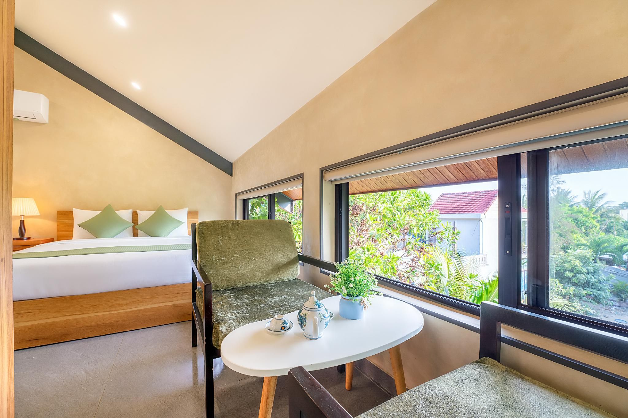 Deluxe Family Room