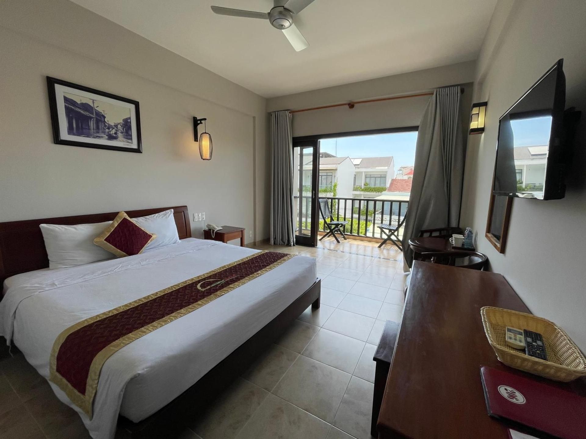 Deluxe Double Room with Balcony and Pool view