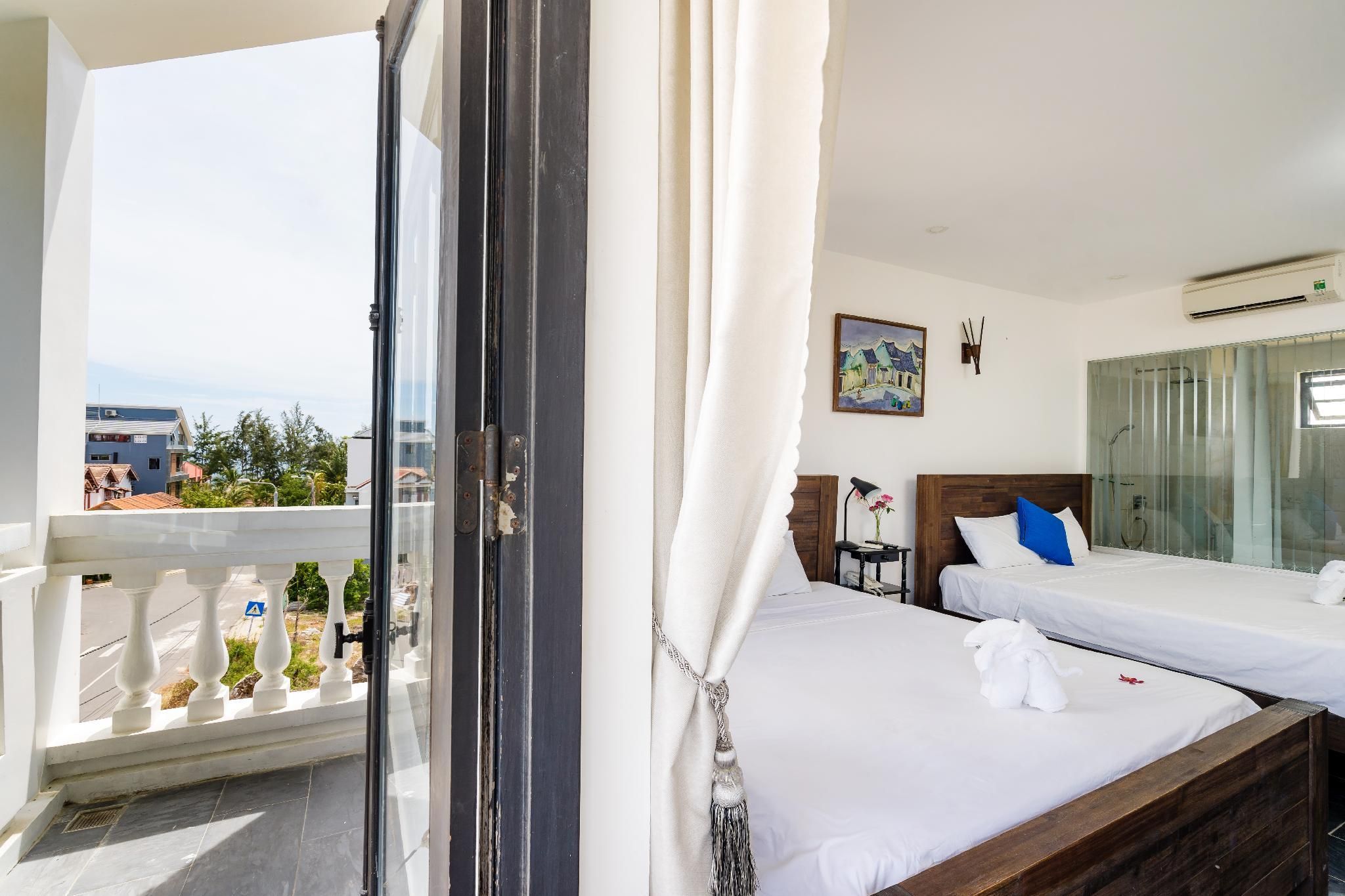 Balcony Deluxe Twin