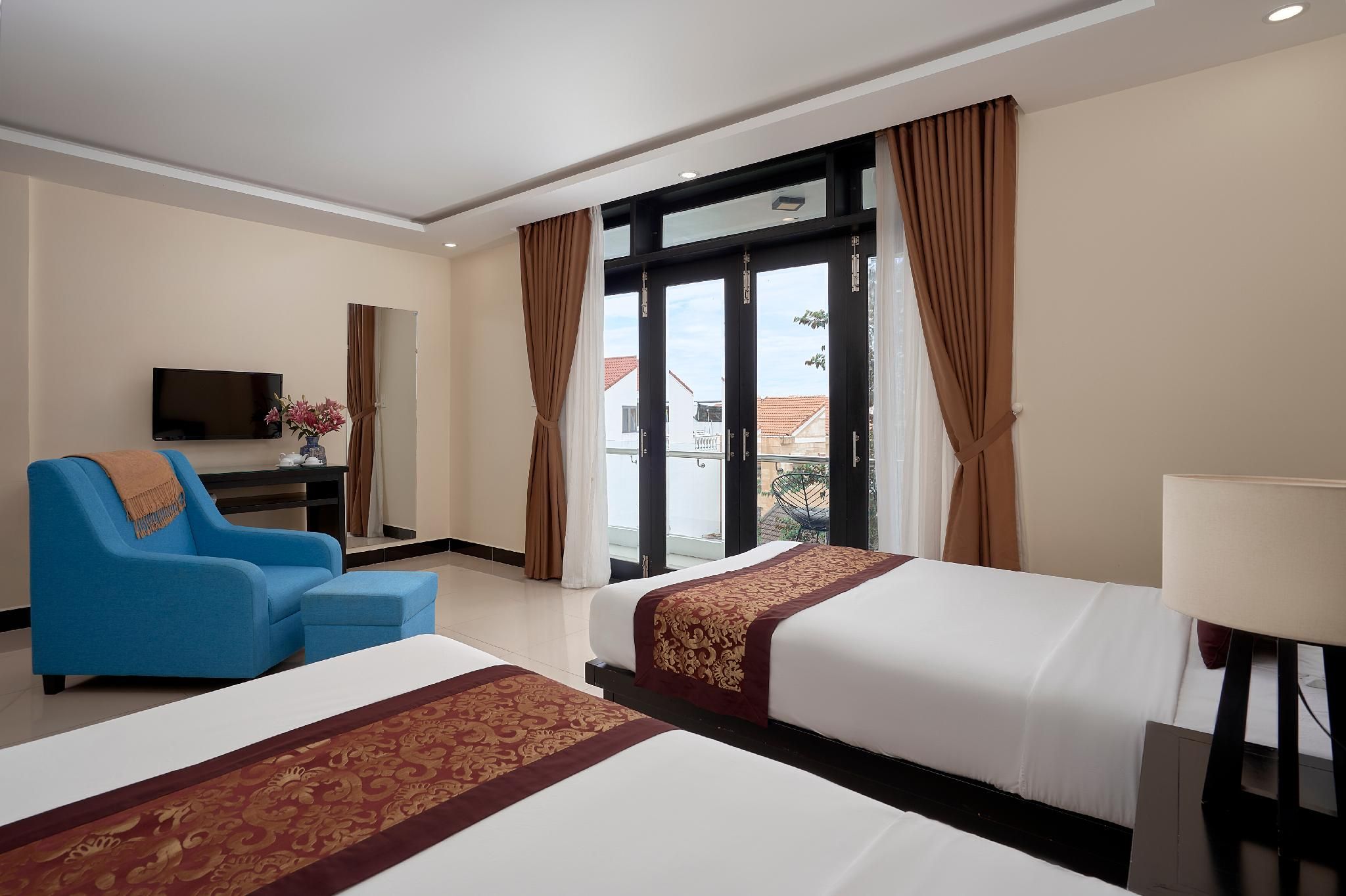 Deluxe Double or Twin Room with Balcony