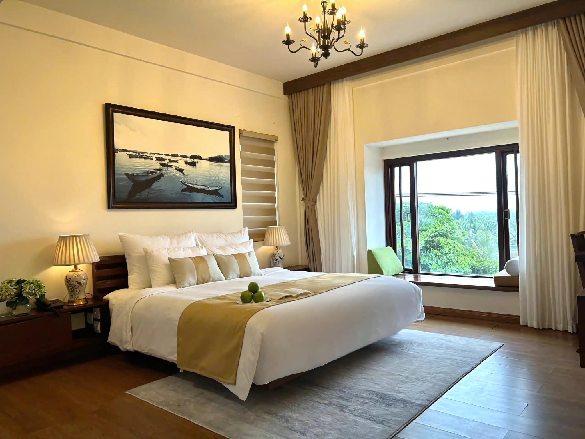 Junior Suite with Bathtub