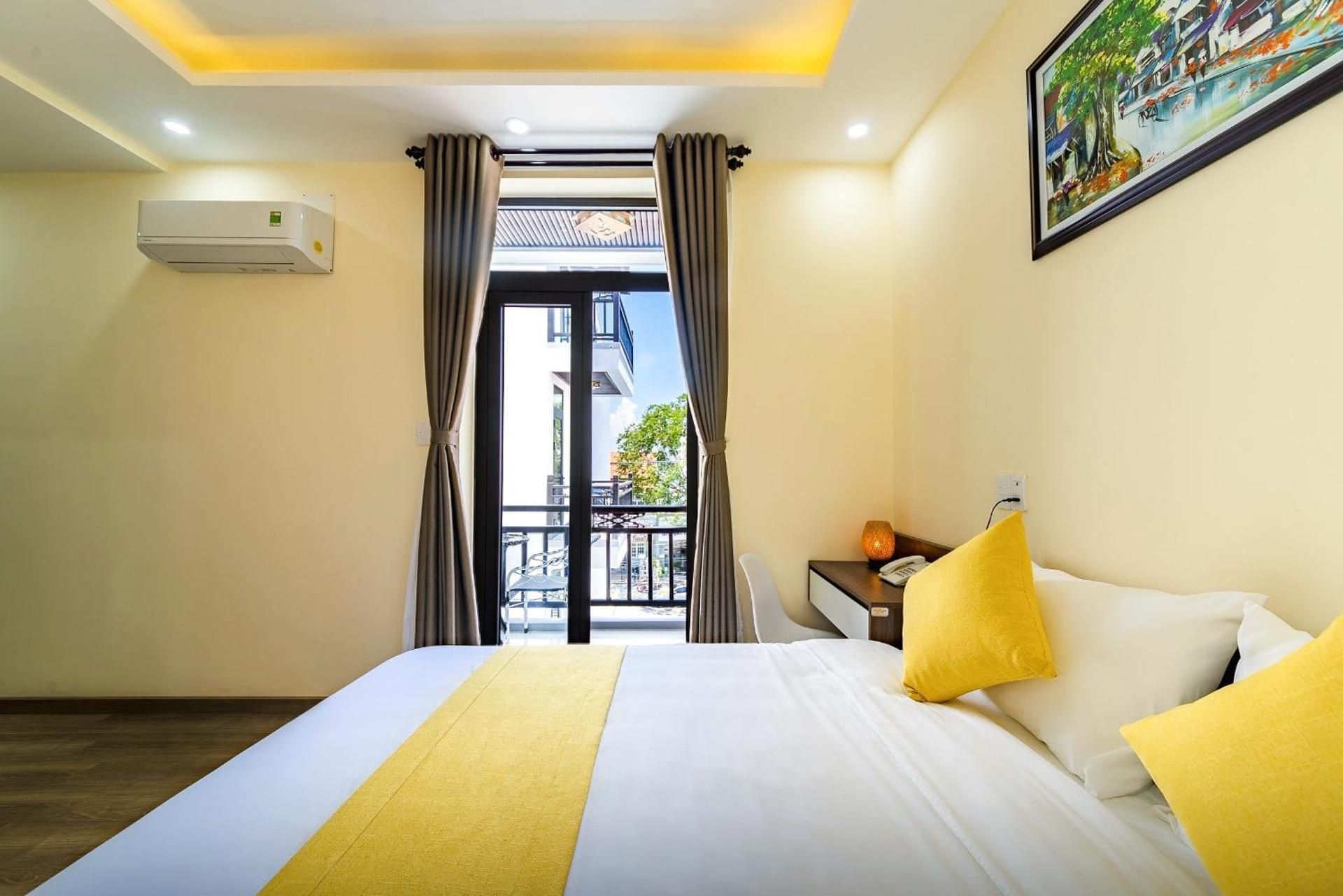 Deluxe Room with Balcony