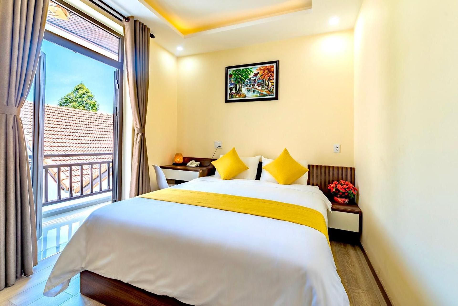Deluxe Room with Balcony