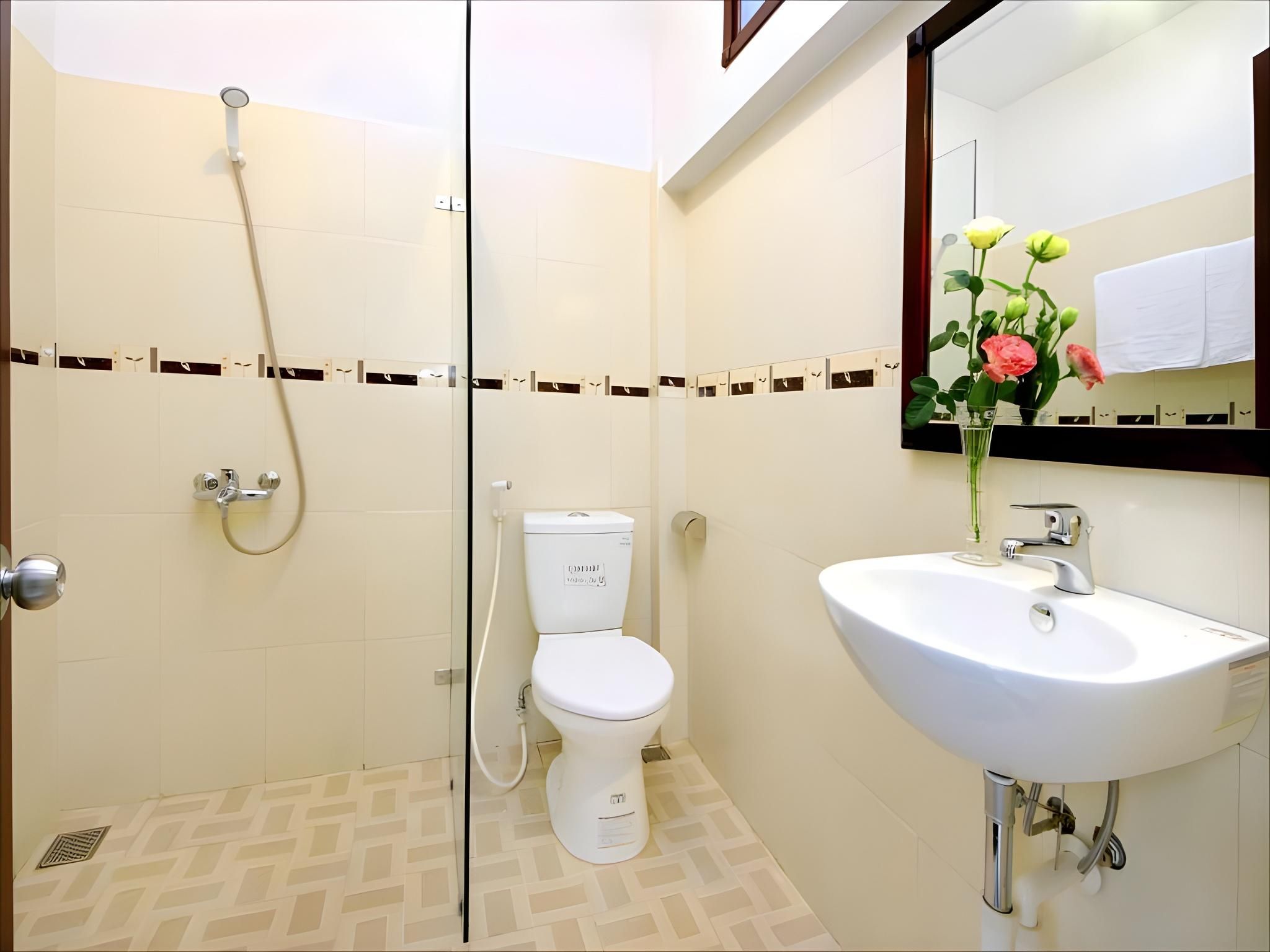 Tue Tam Garden Villa Family Room 3