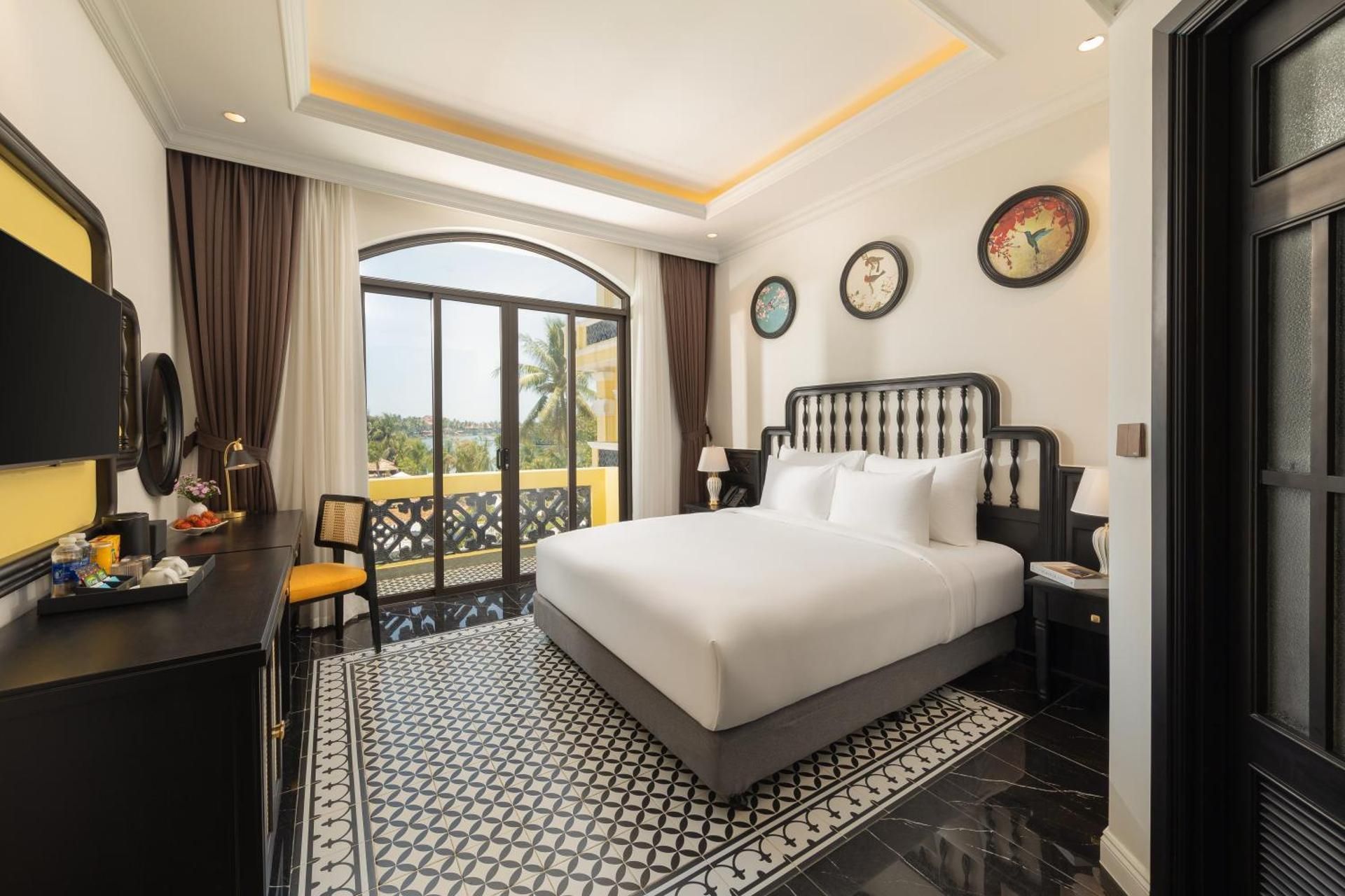 Premier Double Room Pool View with Balcony