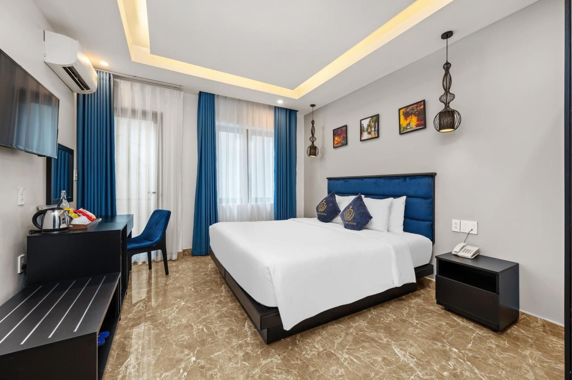 Family Connecting Room with Balcony