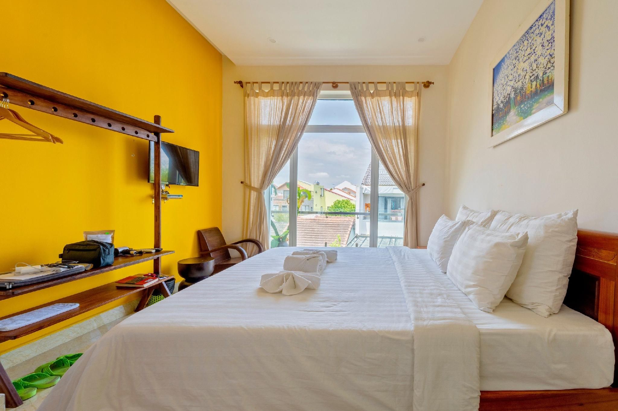 Balcony Room