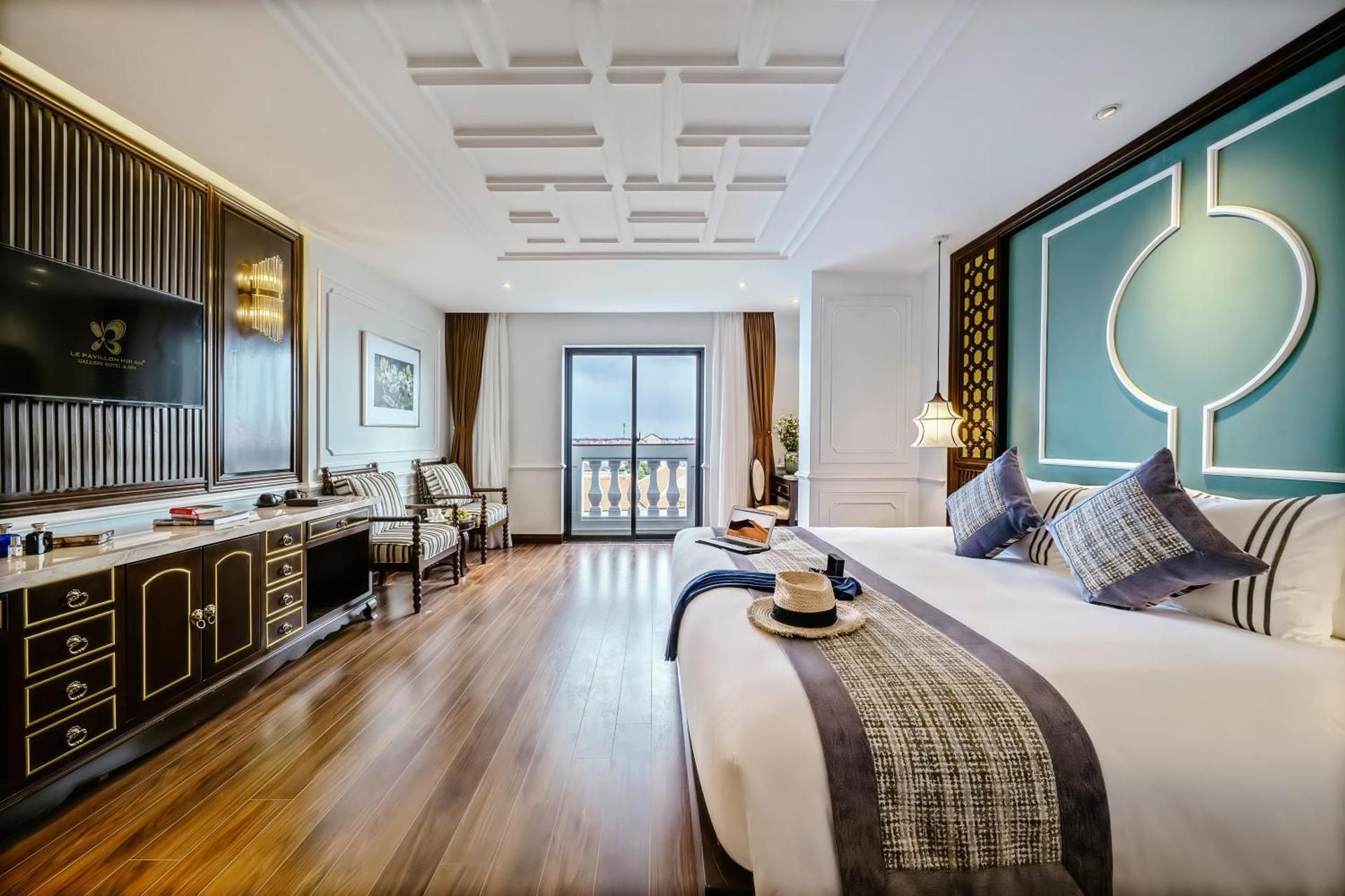 Large Double or Twin Room