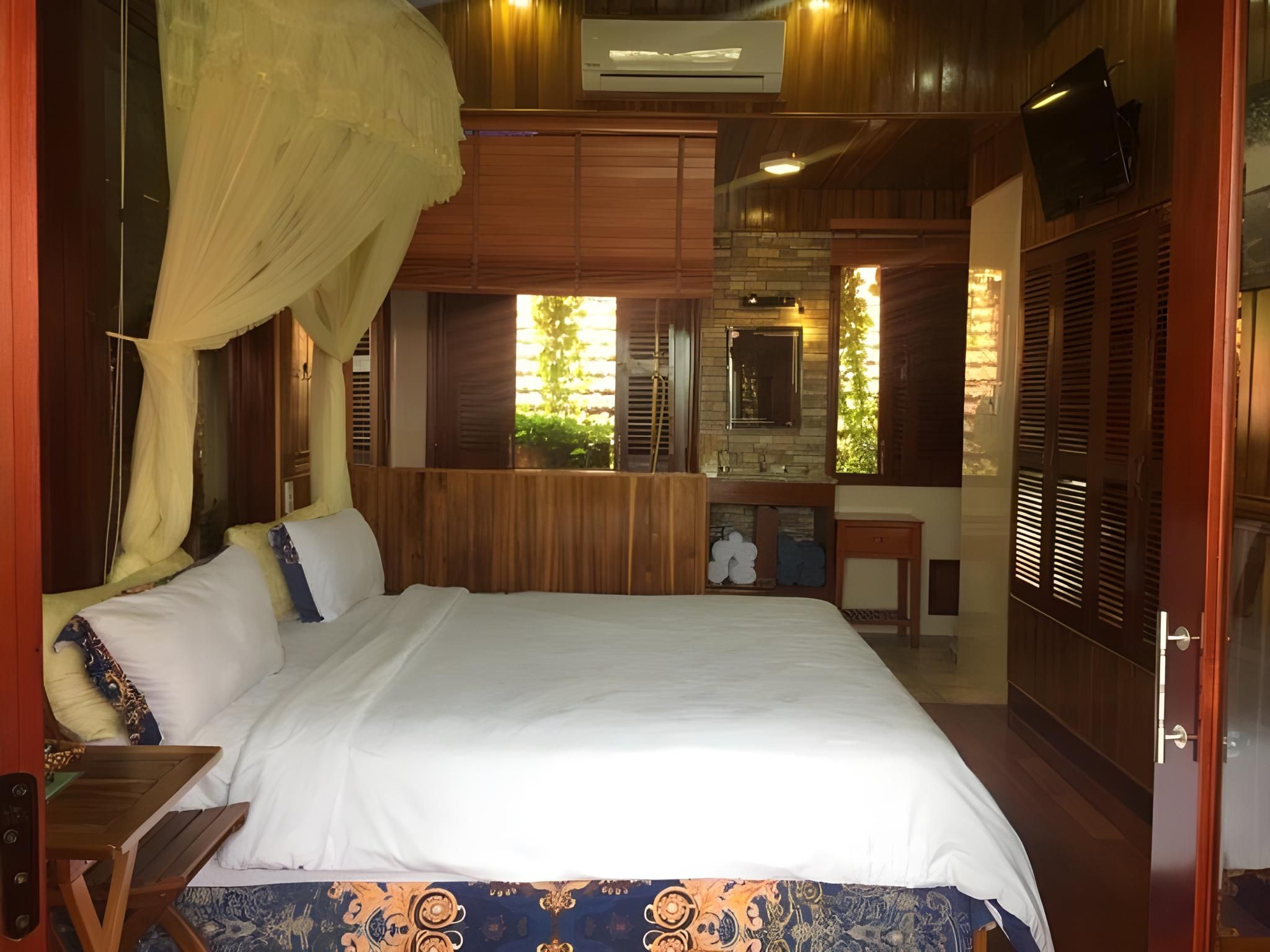 Bungalow Room