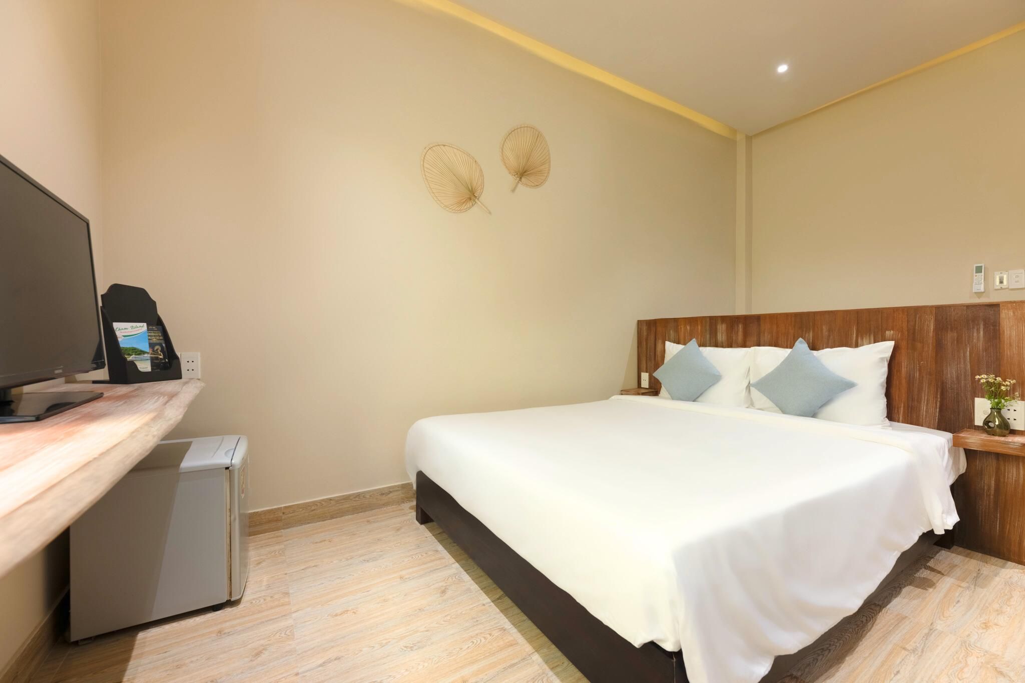 Grand Deluxe Queen Room