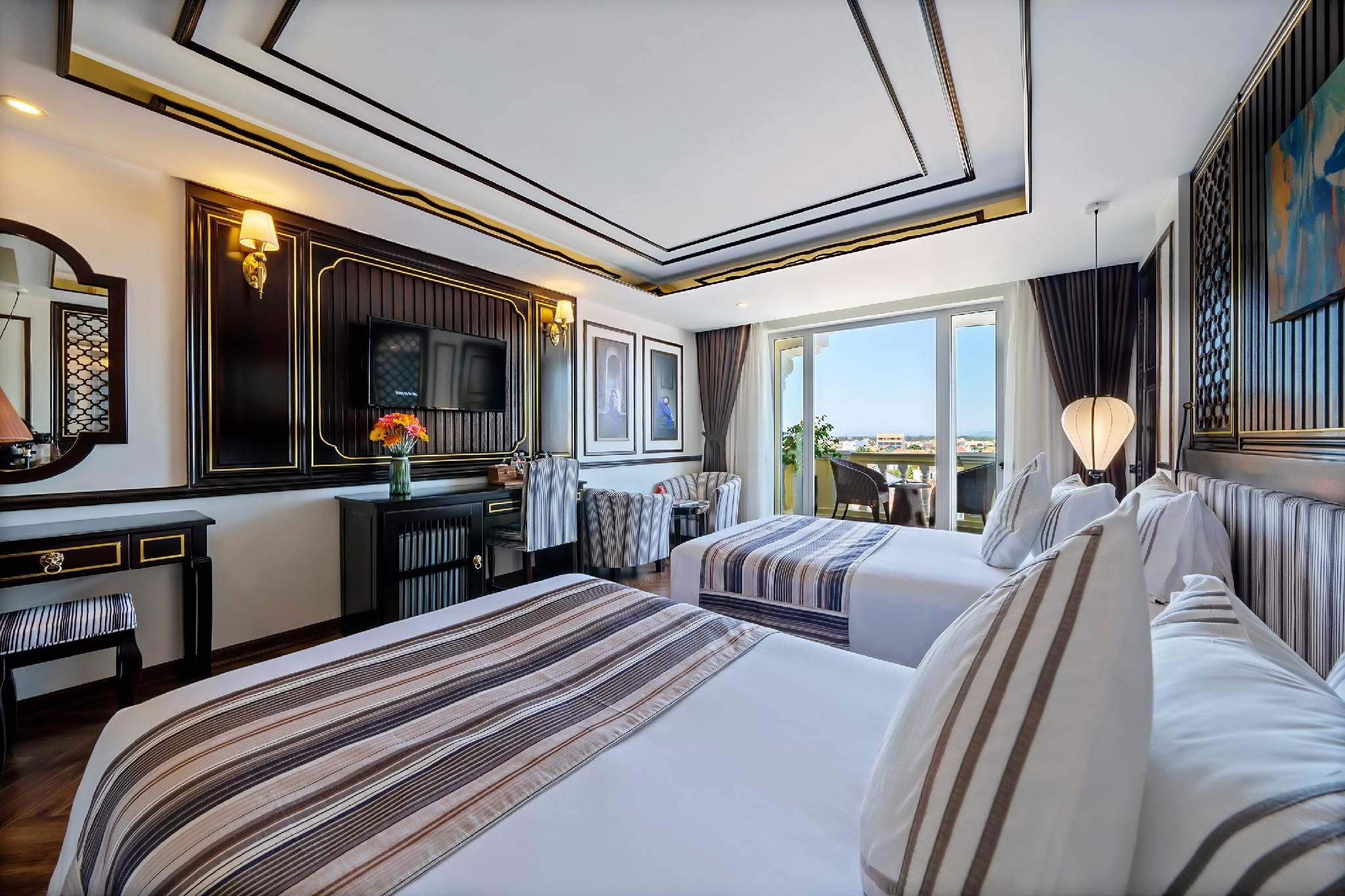 Deluxe Suite with Balcony