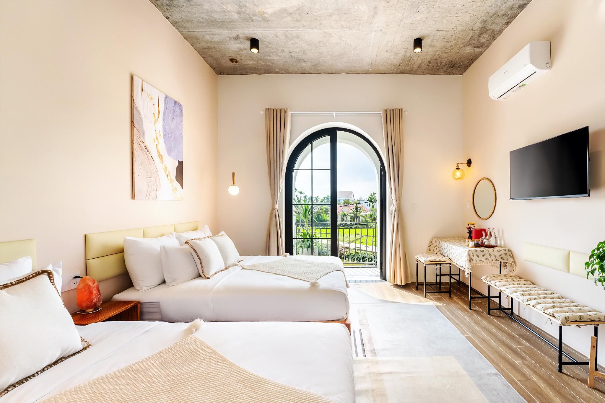 Hoi An Pinus Boutique Family Studio 3