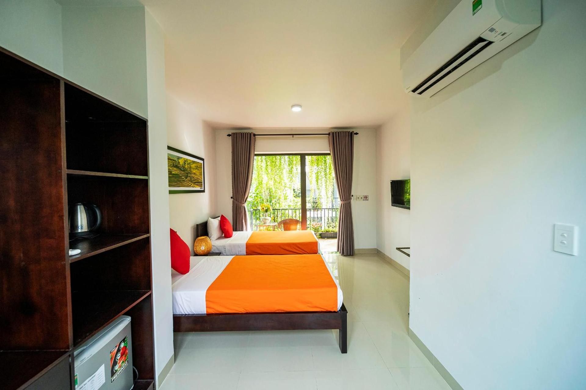 Triple Room with Pool View