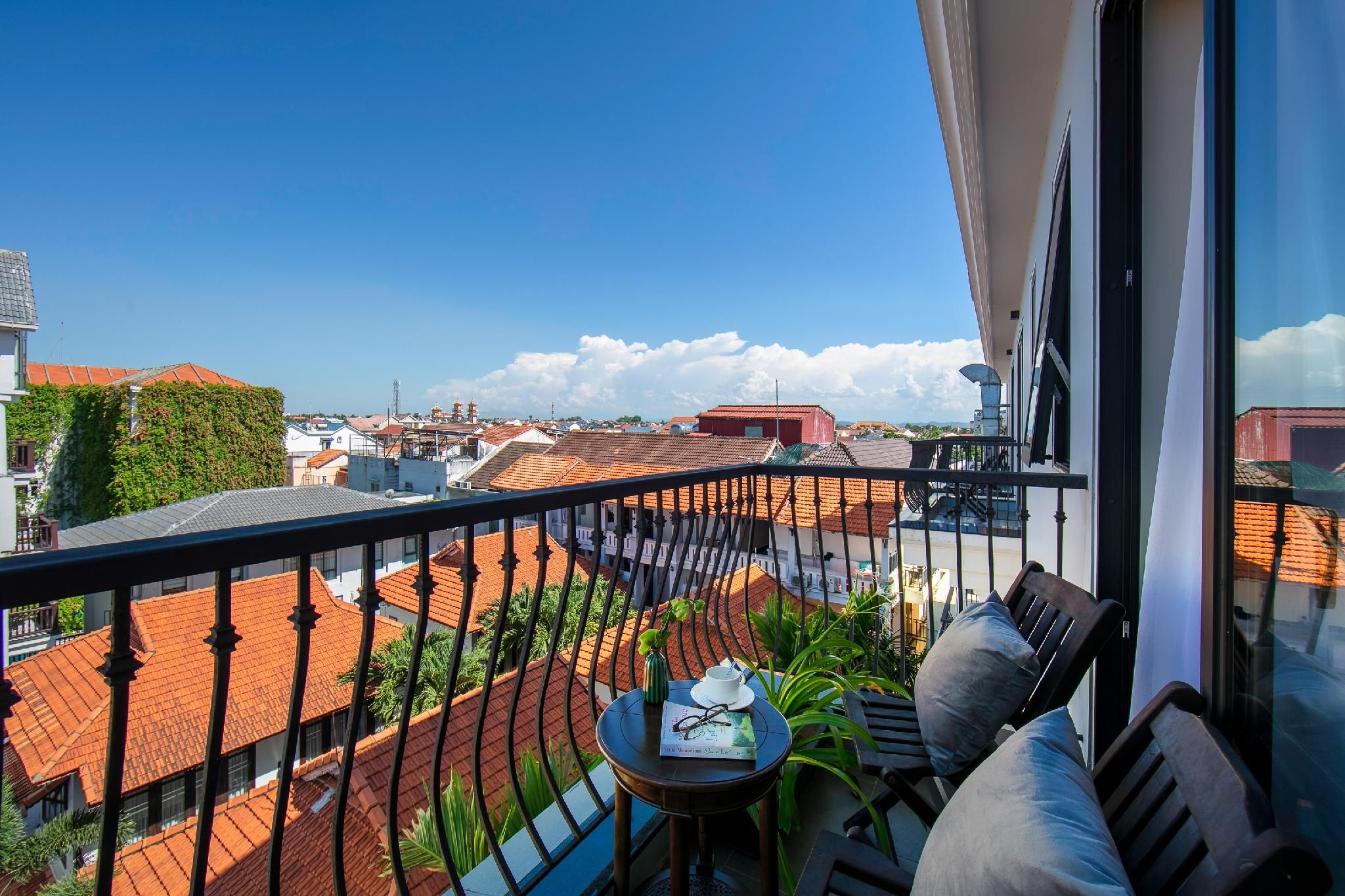 Deluxe Double or Twin with Balcony