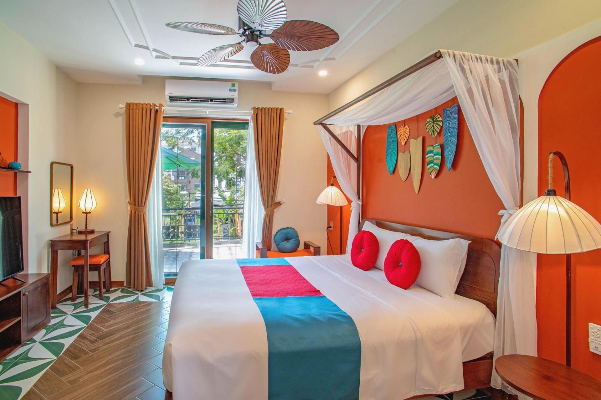 Junior Suite with Balcony