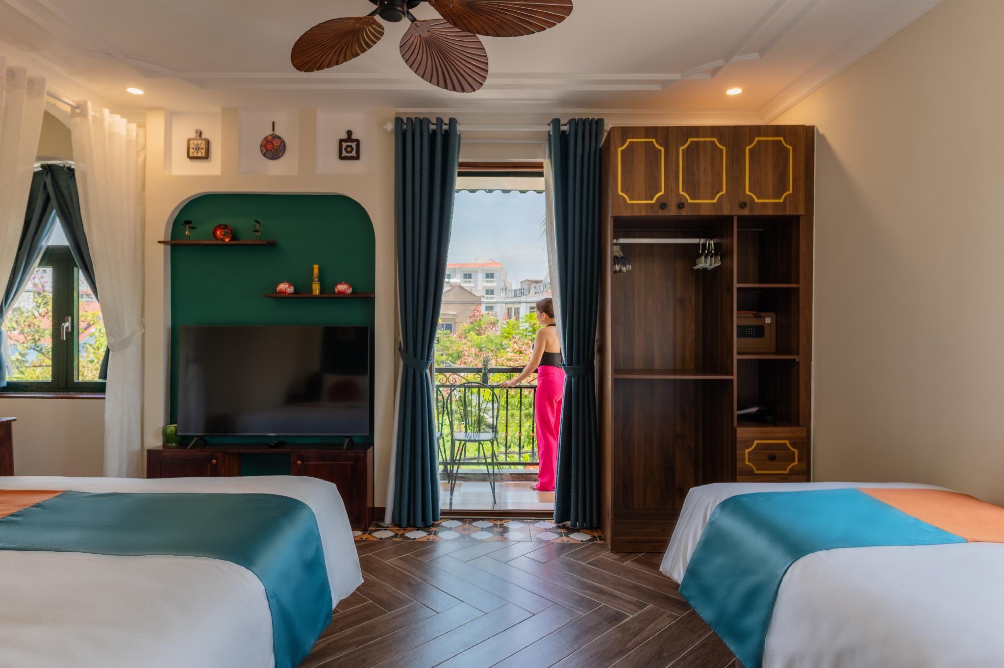 Suite Triple City View