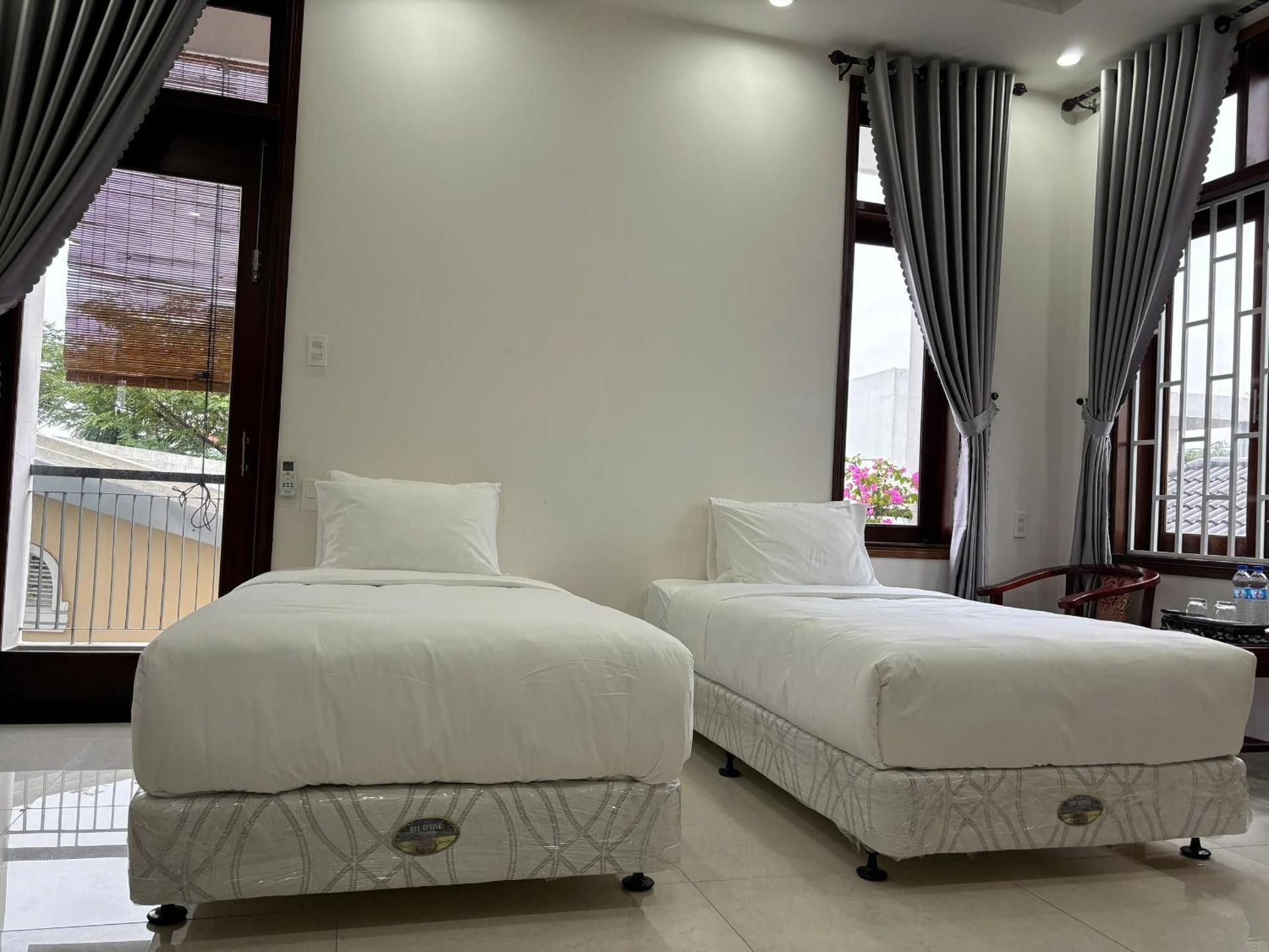 Deluxe Double or Twin Room with City View