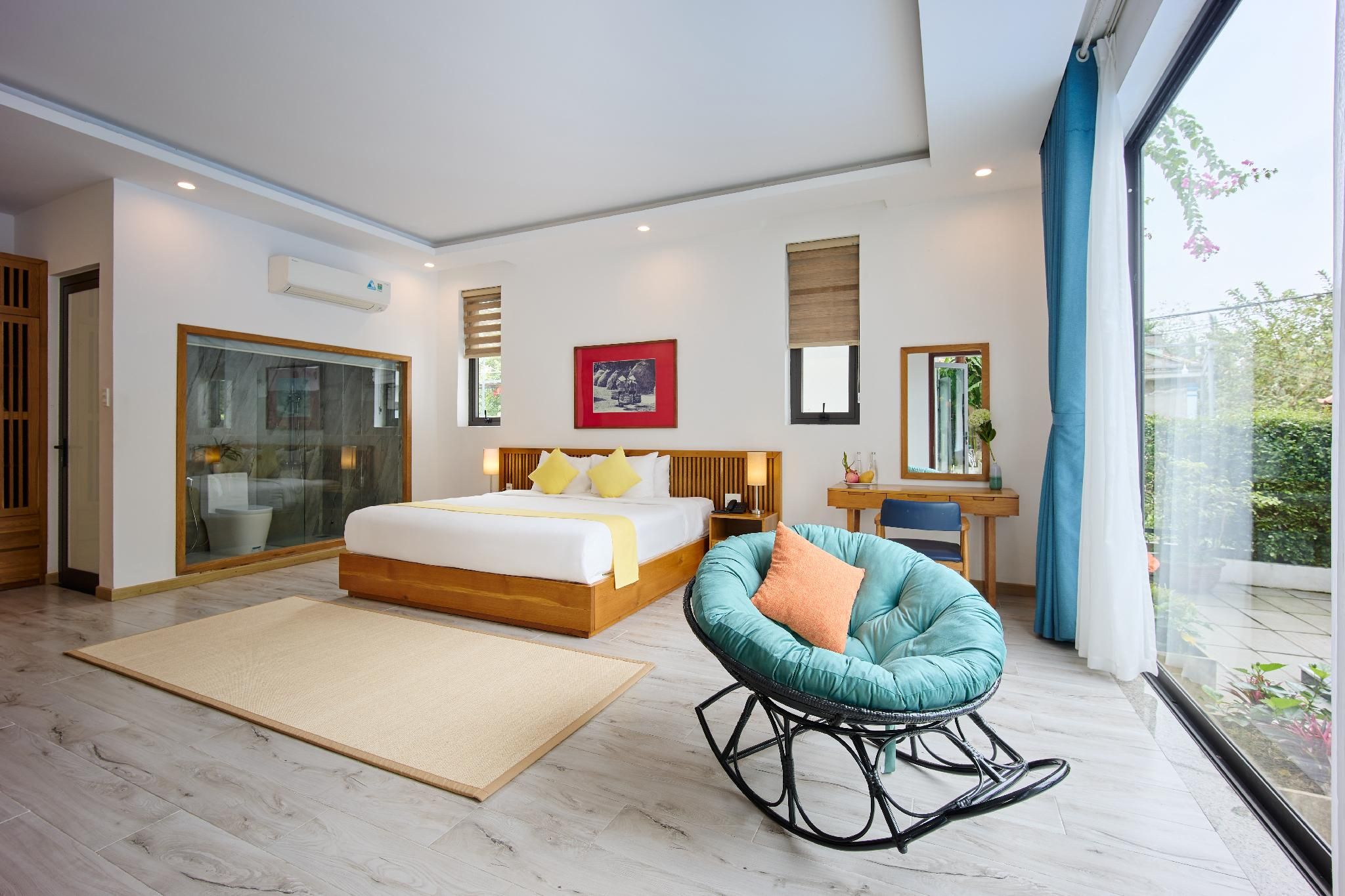 Suite Pool View