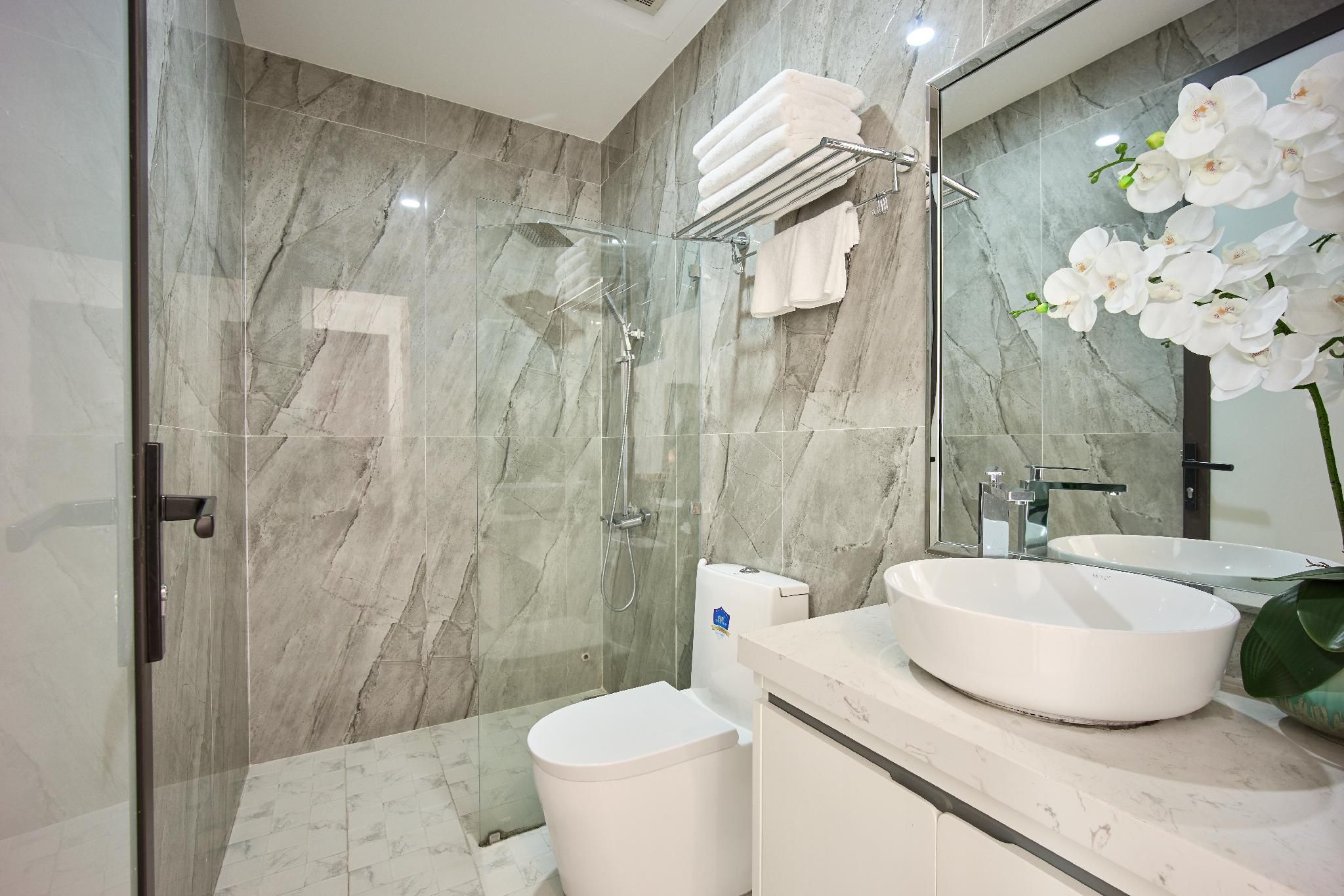 Deluxe Triple Pool View