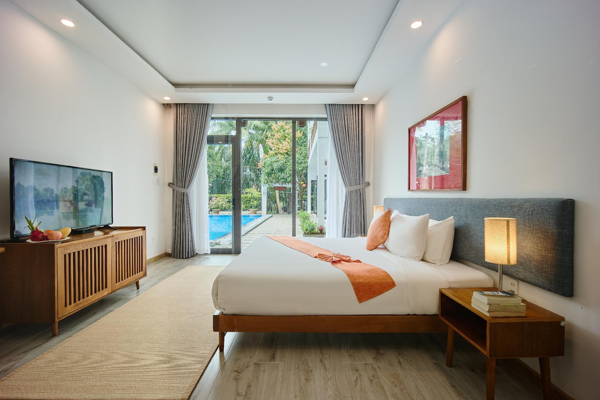 Deluxe King Garden View