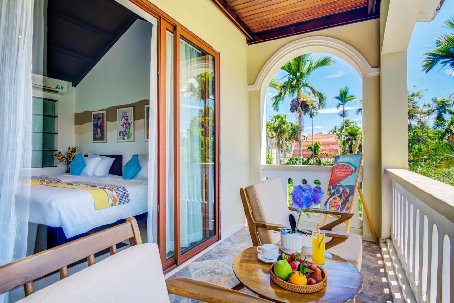Deluxe Twin Room with Balcony
