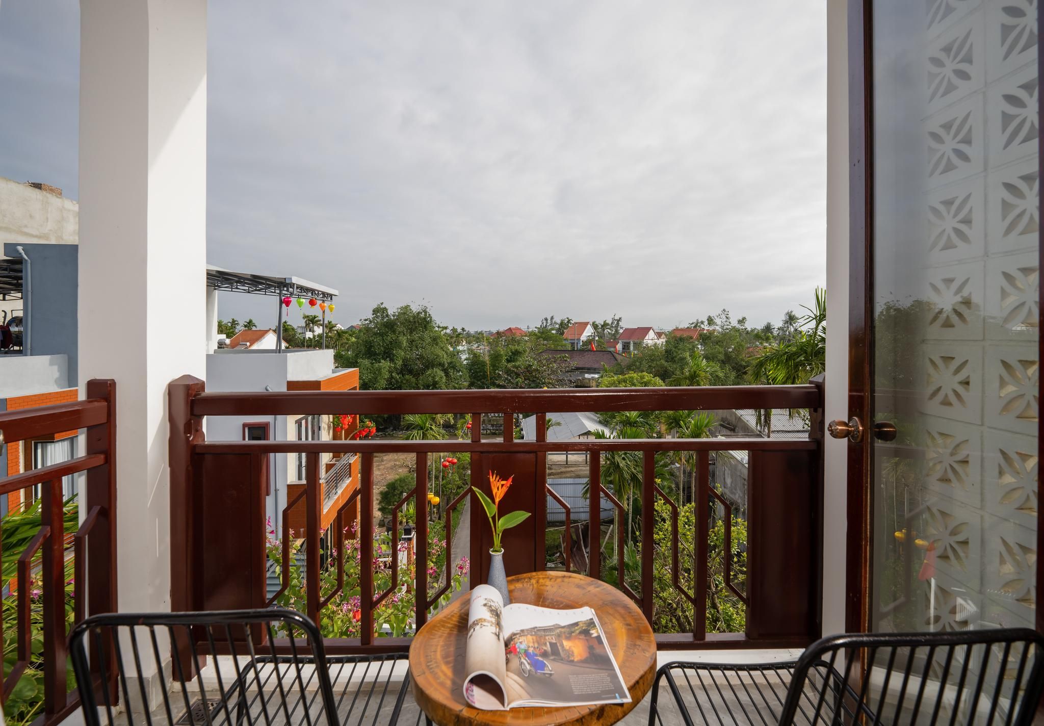 Deluxe Twin With Balcony