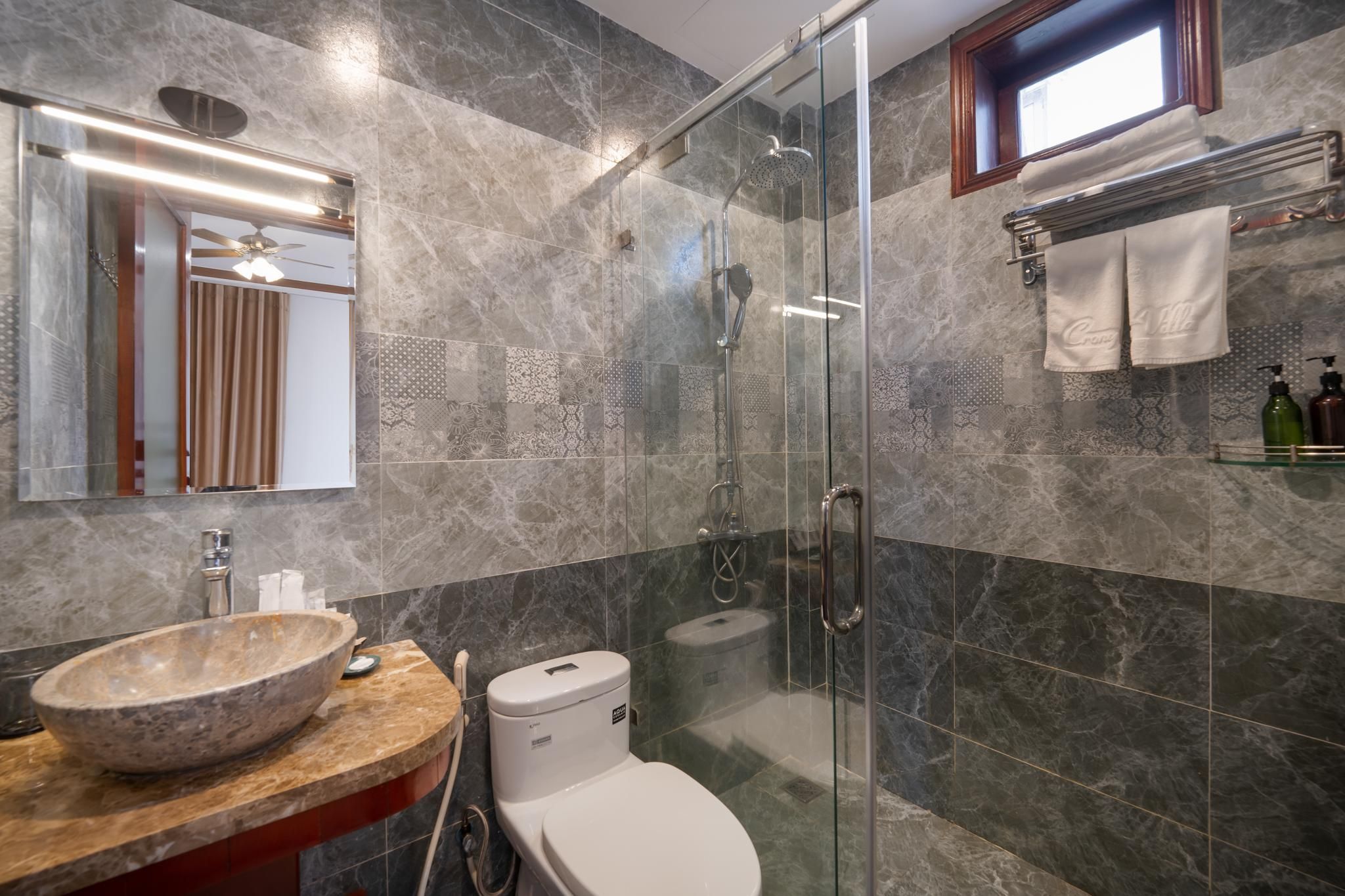 Connecting Room for 6 People - Non-Smoking