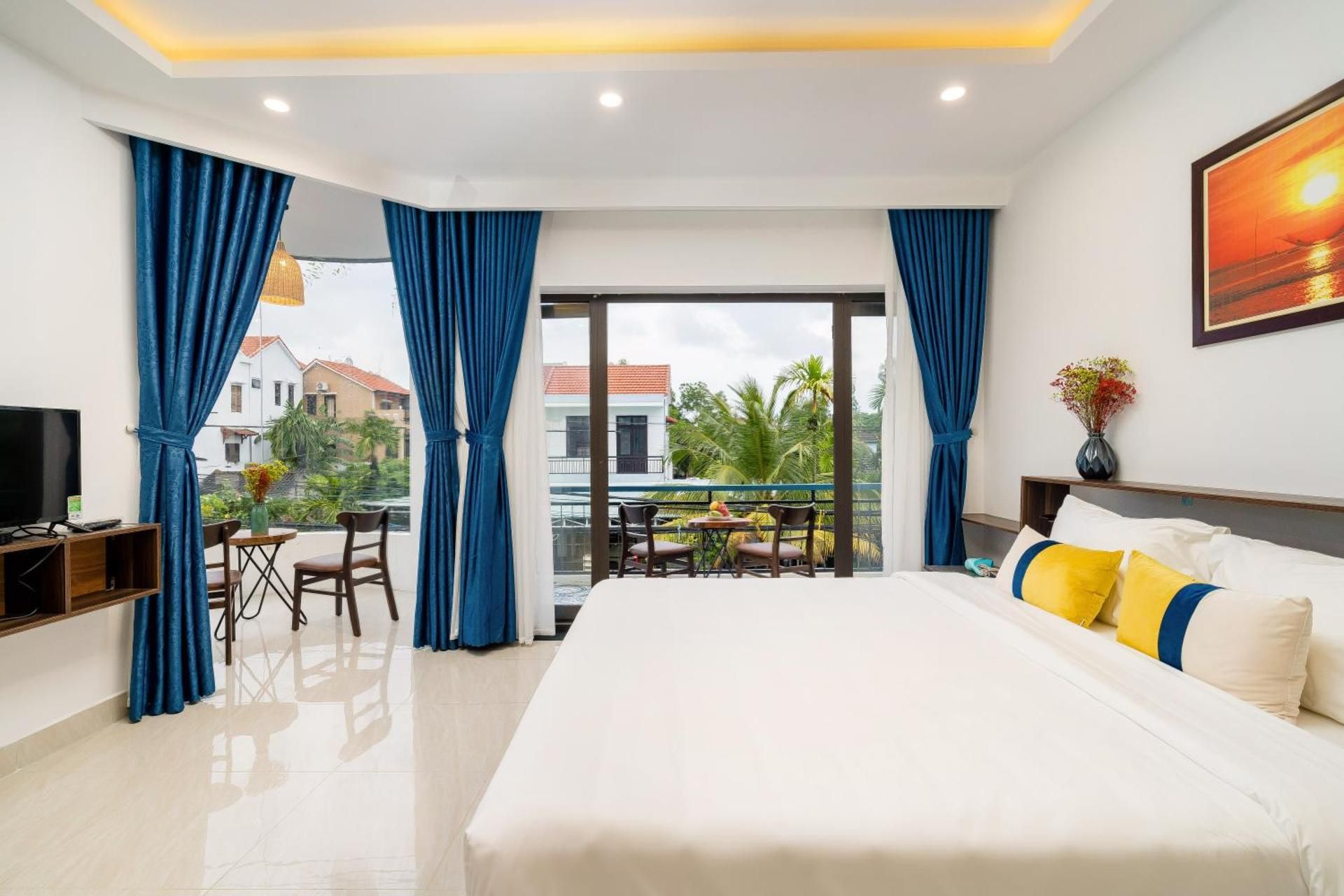 Deluxe Double Room with Balcony