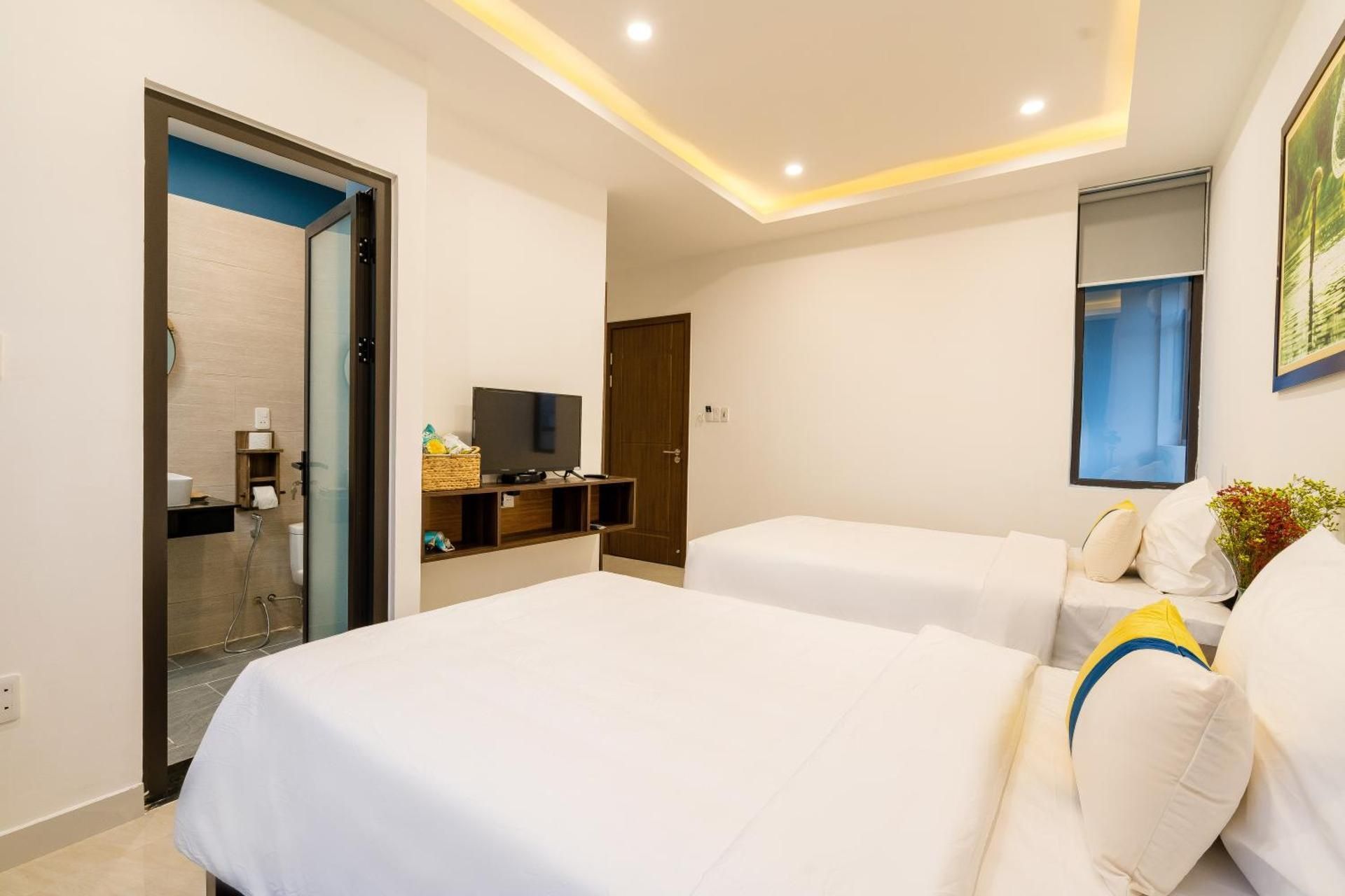 5 Coconut Homestay Deluxe Double or Twin Room with Window