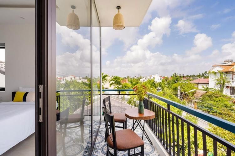 Deluxe Family Room with Pool View