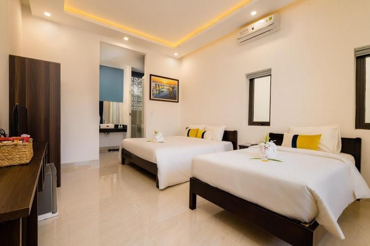 Deluxe Triple Room with balcony