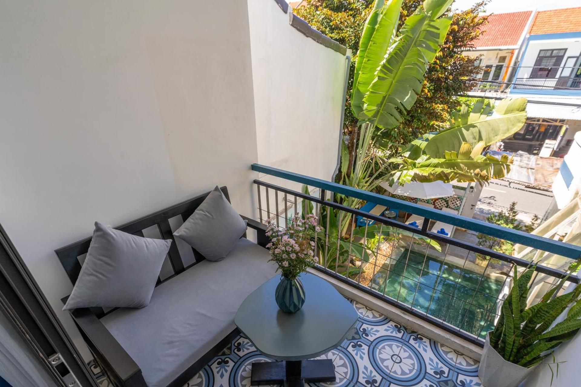 Deluxe Triple Room with balcony