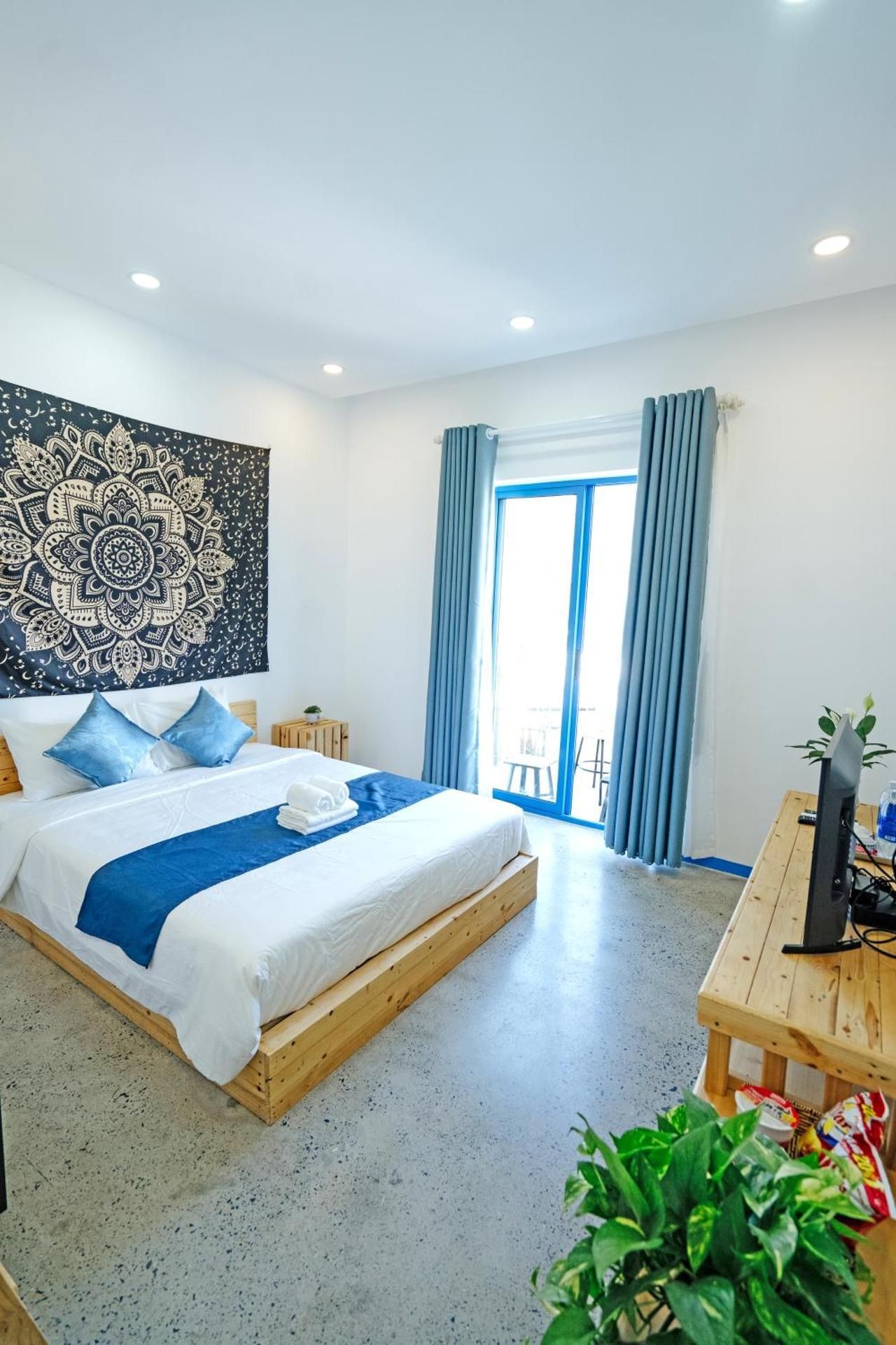 Deluxe Double Room with Balcony