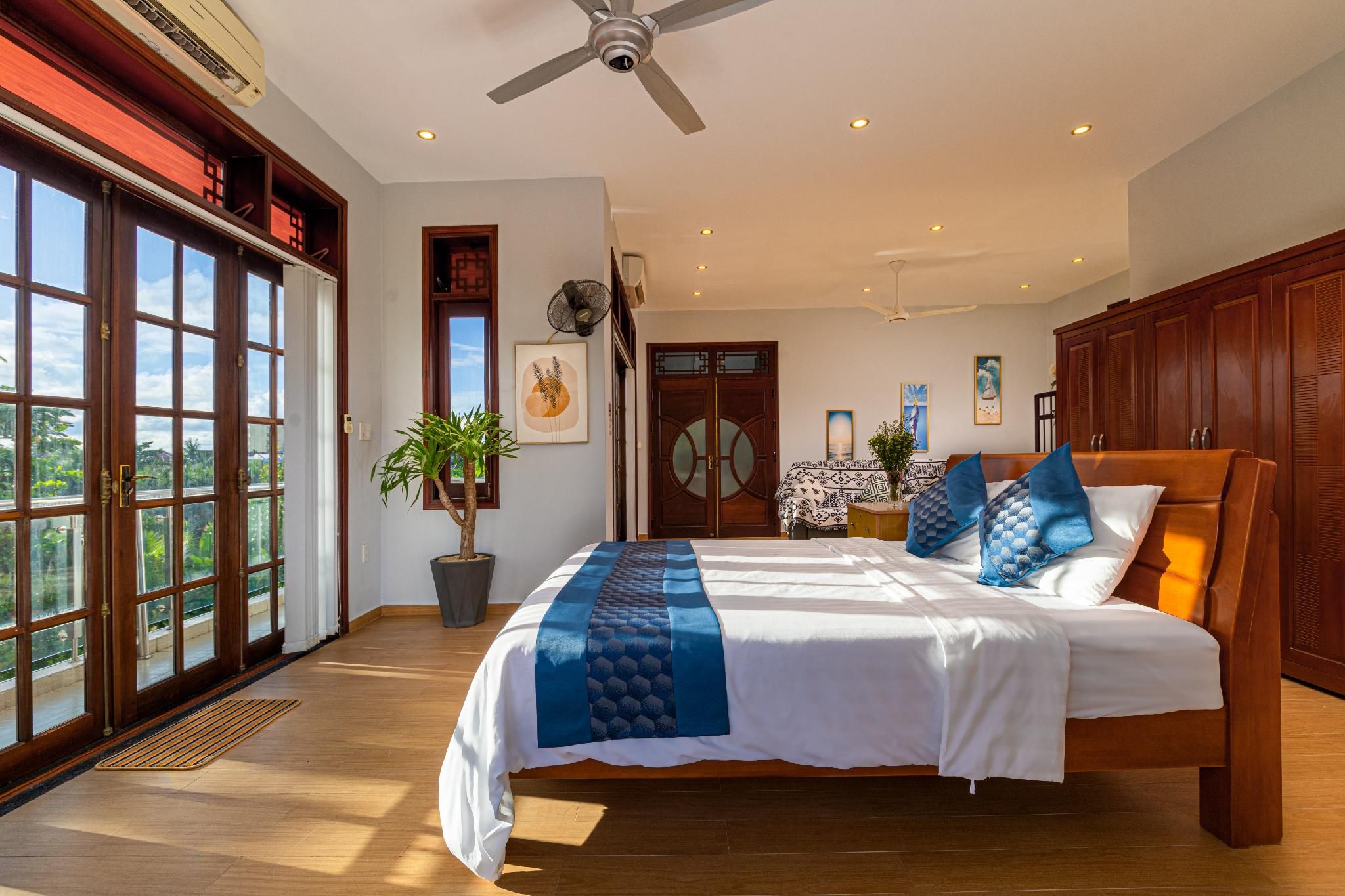 Deluxe Room with Balcony