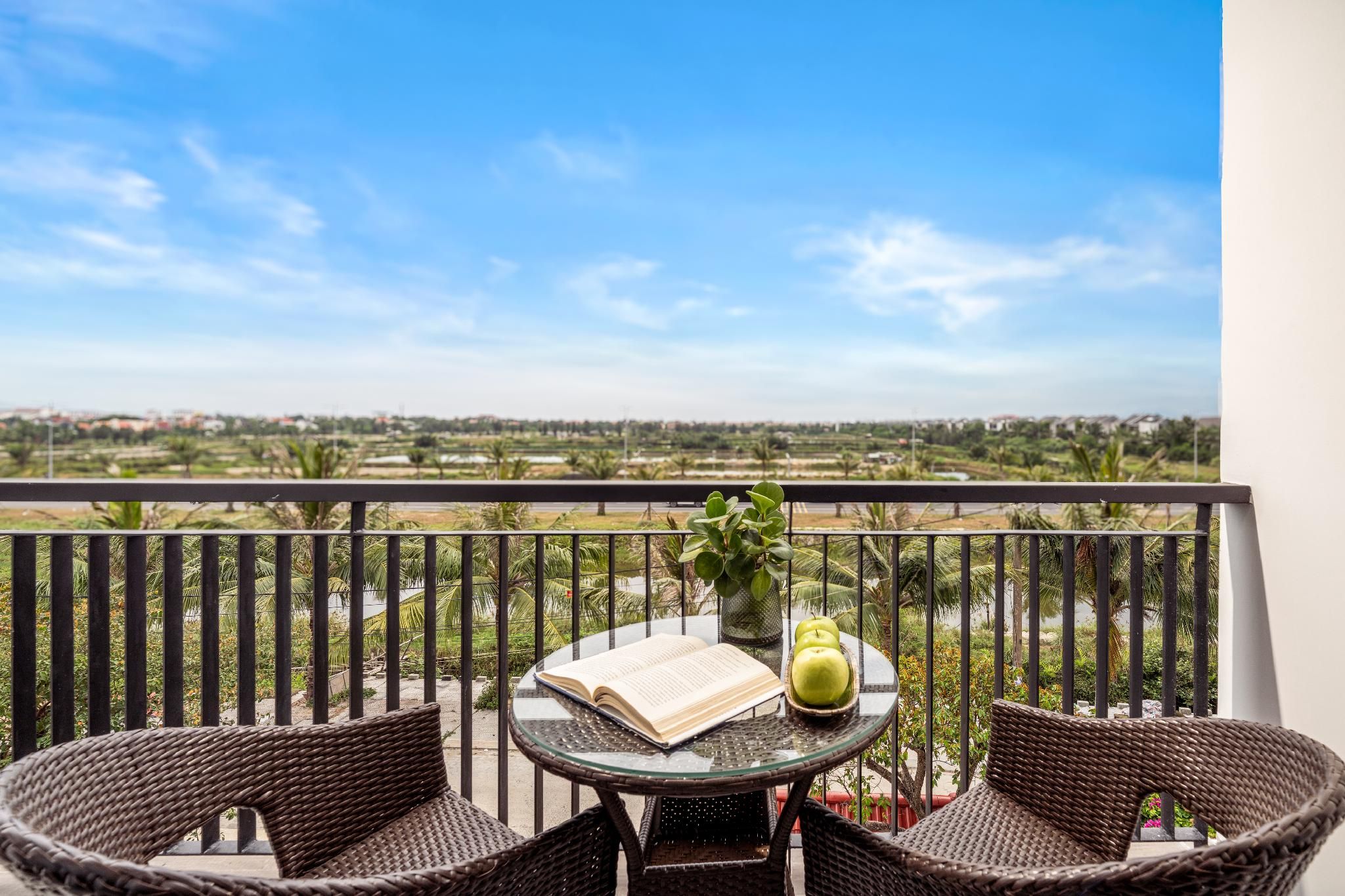 Deluxe Twin Room Pool View