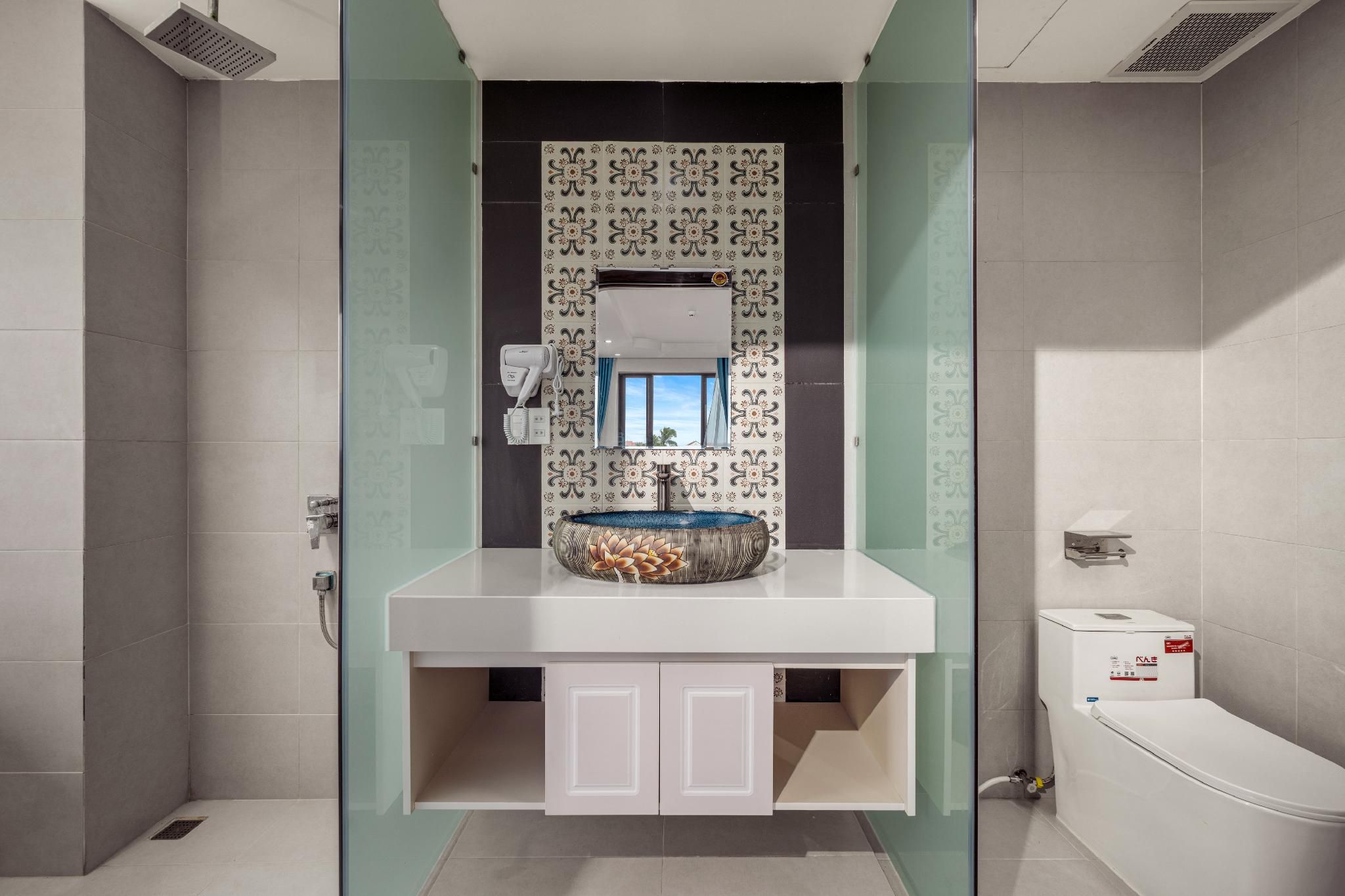 Superior Twin Pool View