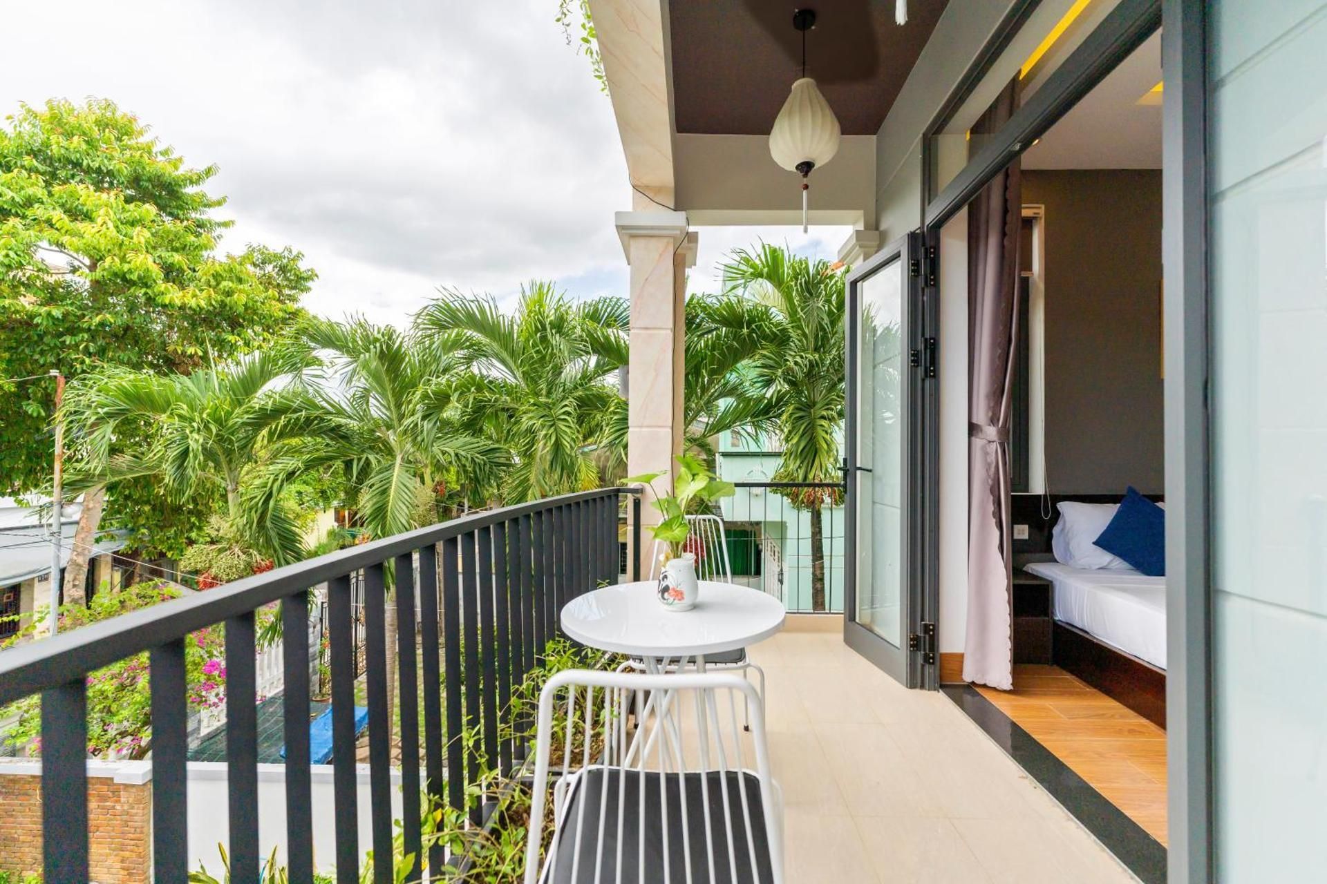 Le Charme de Hoi An Villa Double Room with Pool View 2