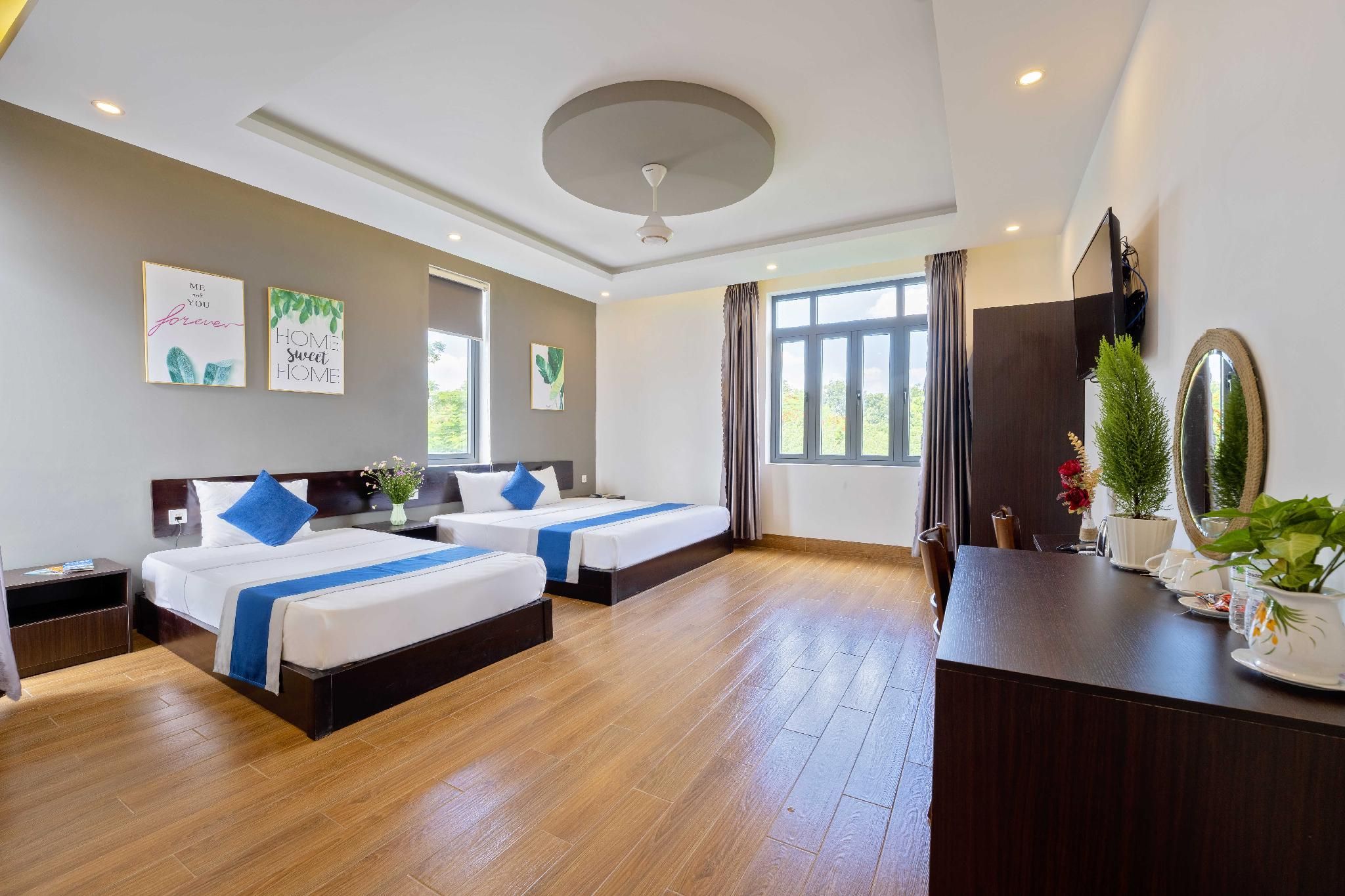 Family Room Garden View