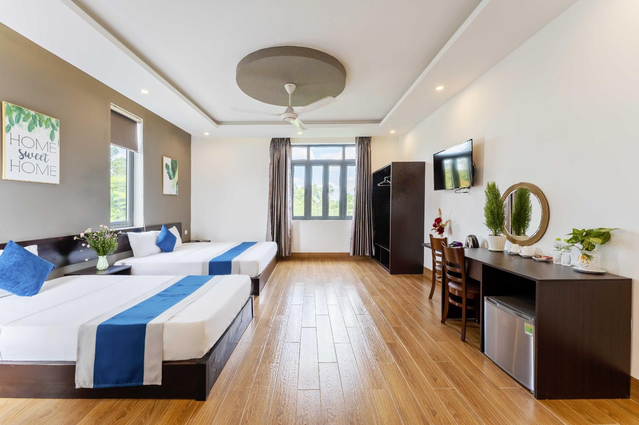 Family Room Garden View