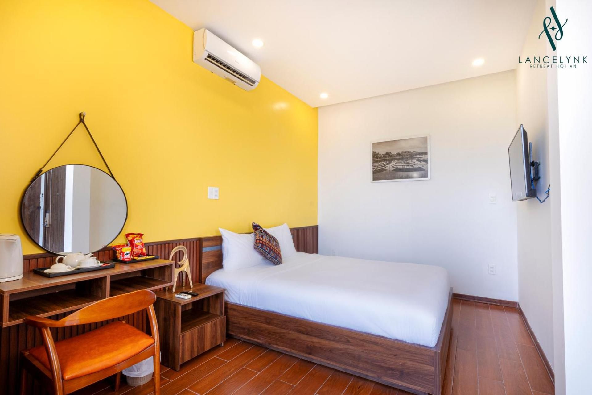 King Room with Balcony